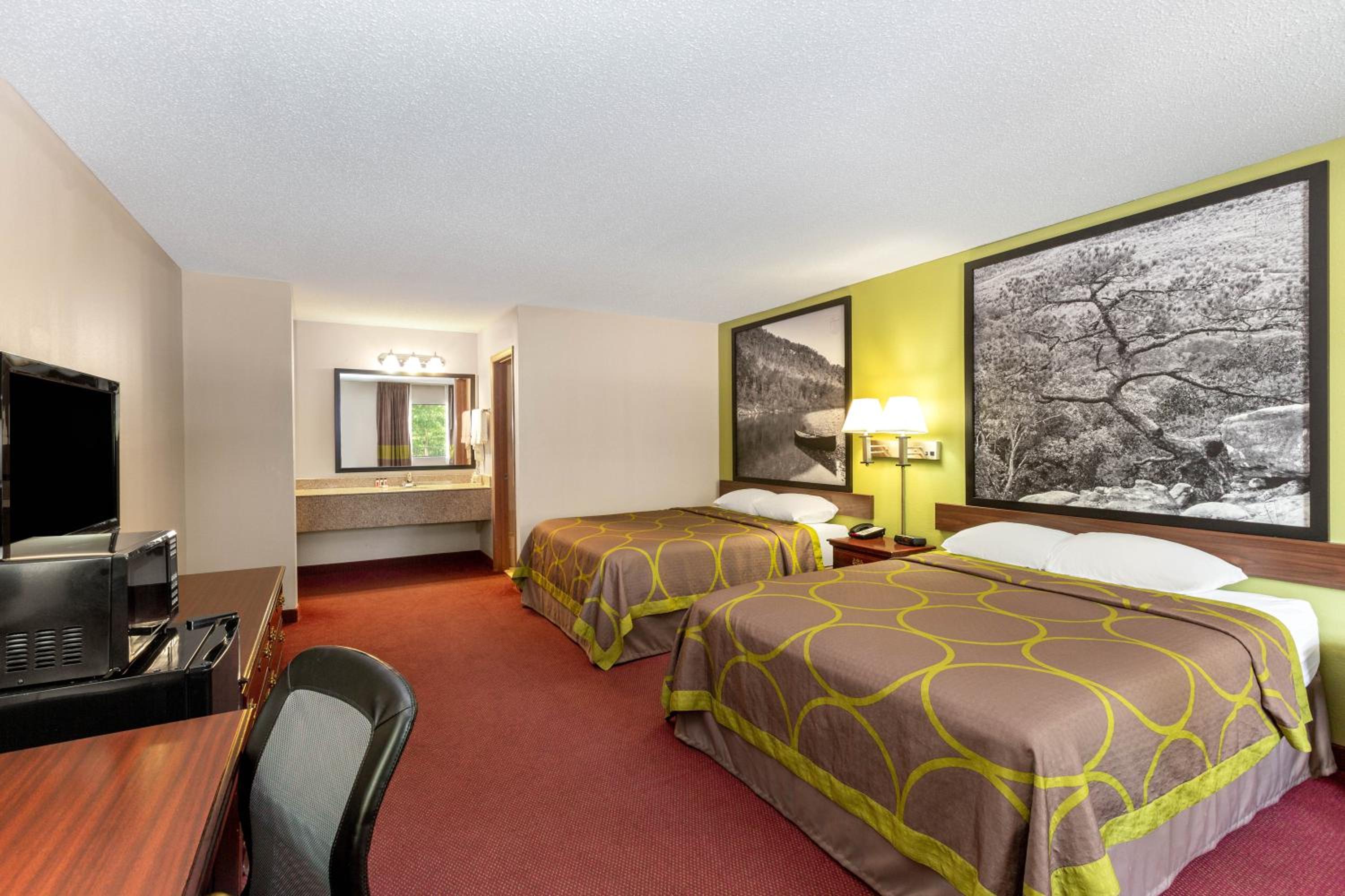Queen Room with Two Queen Beds - Non-Smoking