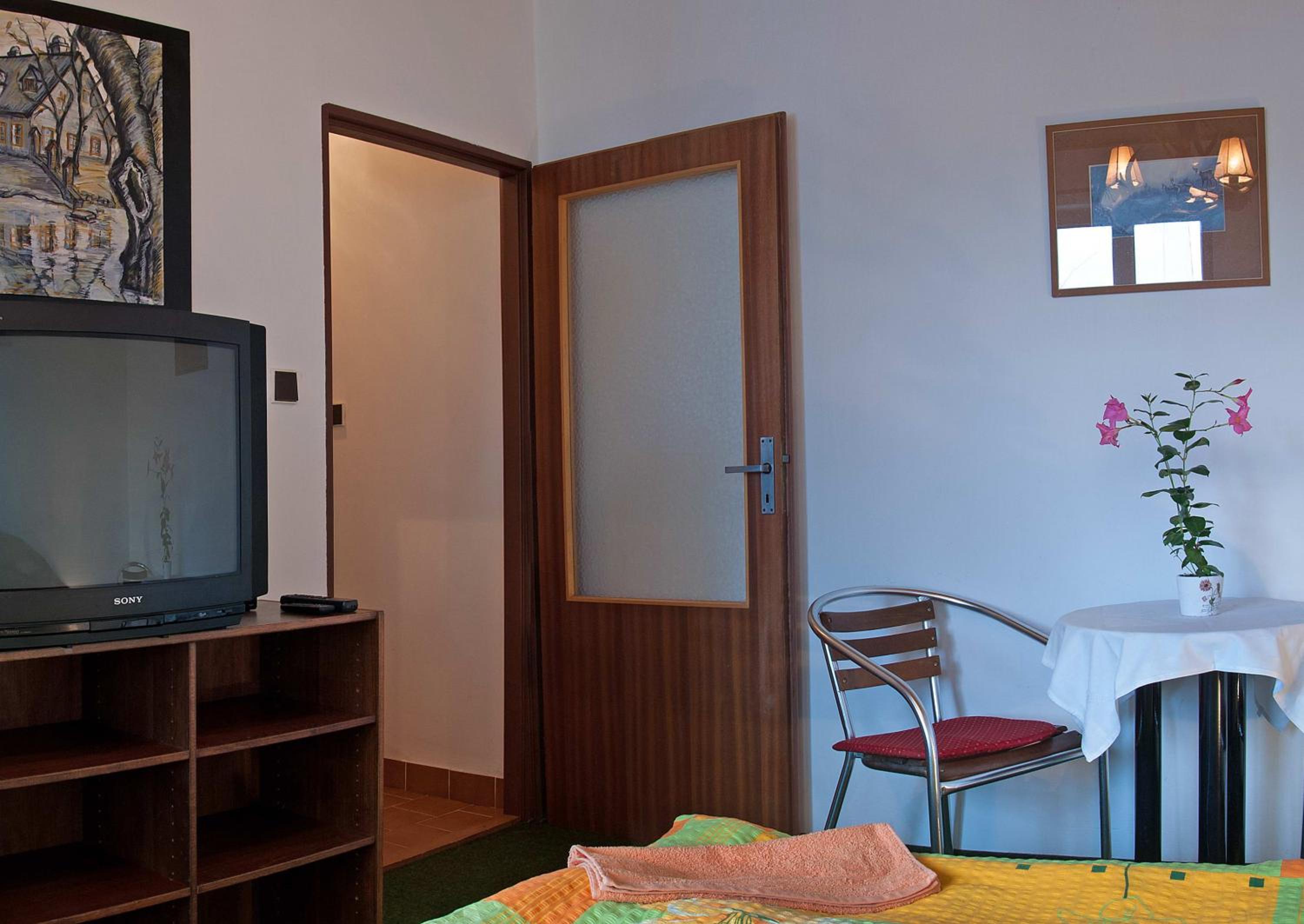 Standard Double or Twin Room - Photo 6