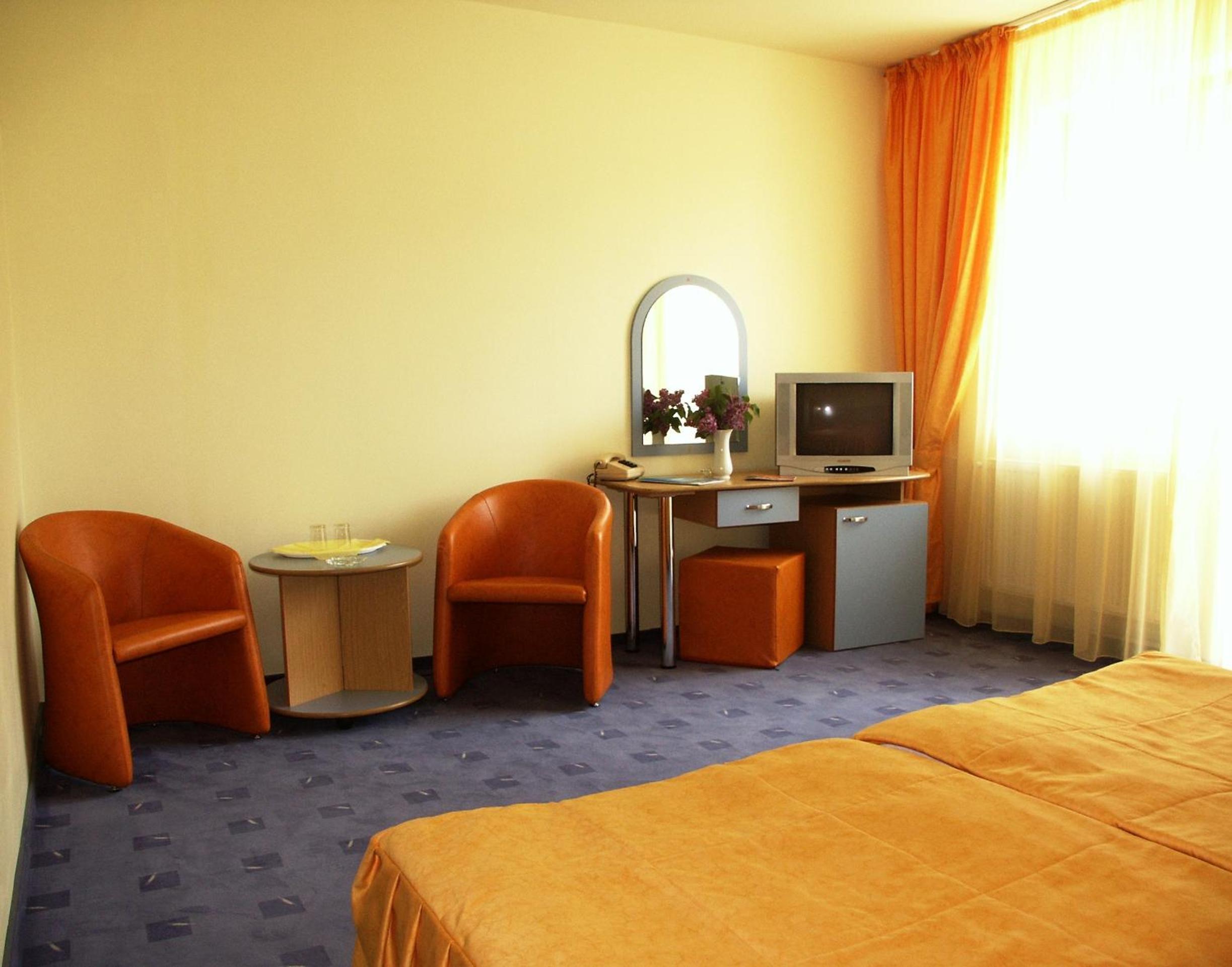 Twin Room - Photo 5