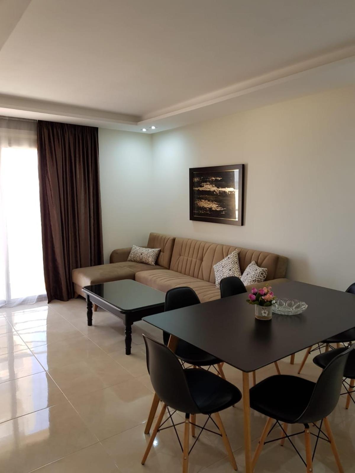 Apartment with Sea View - Photo 5