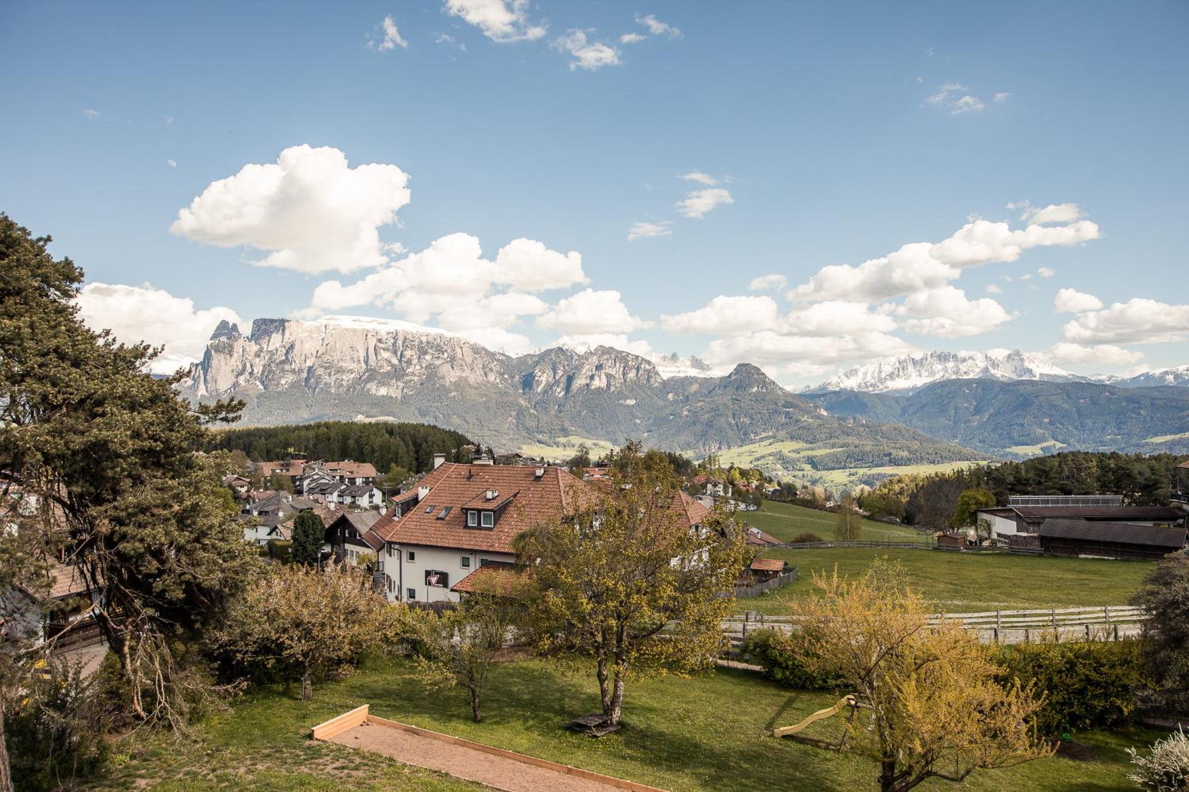 Apartment with Mountain View photo 3