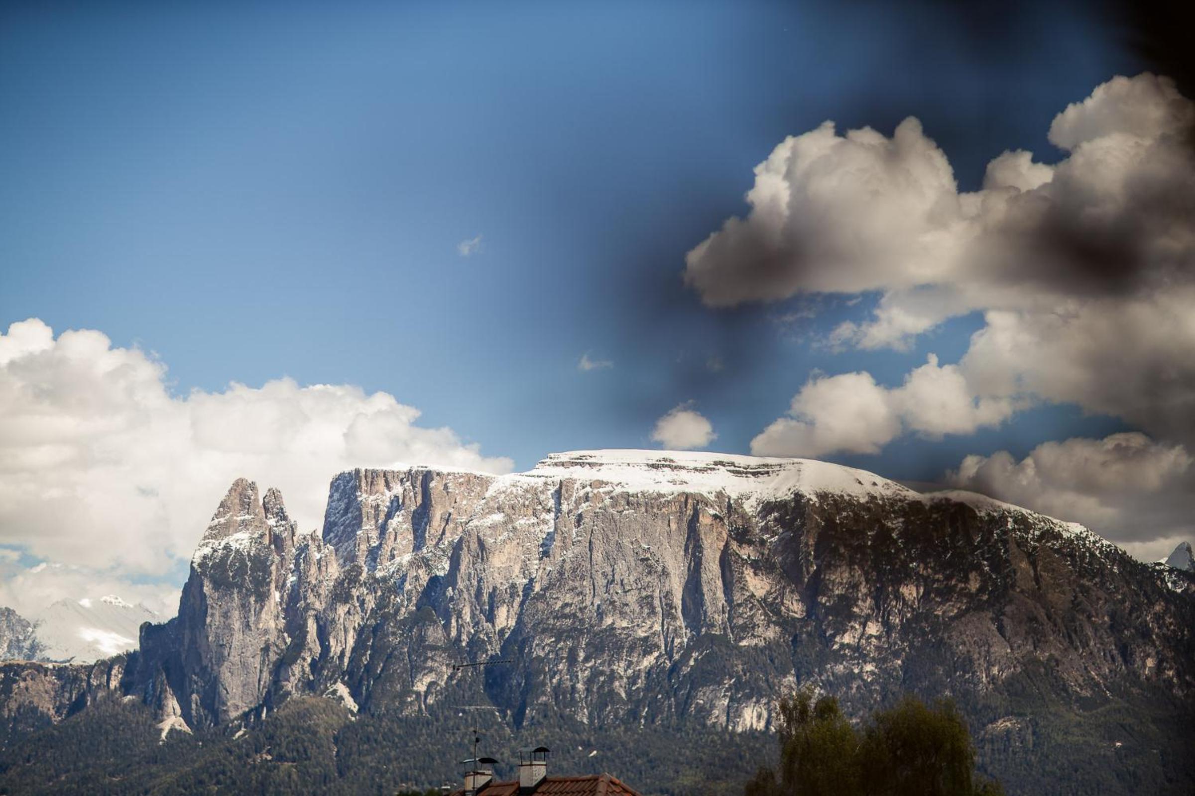 Apartment with Mountain View photo 2