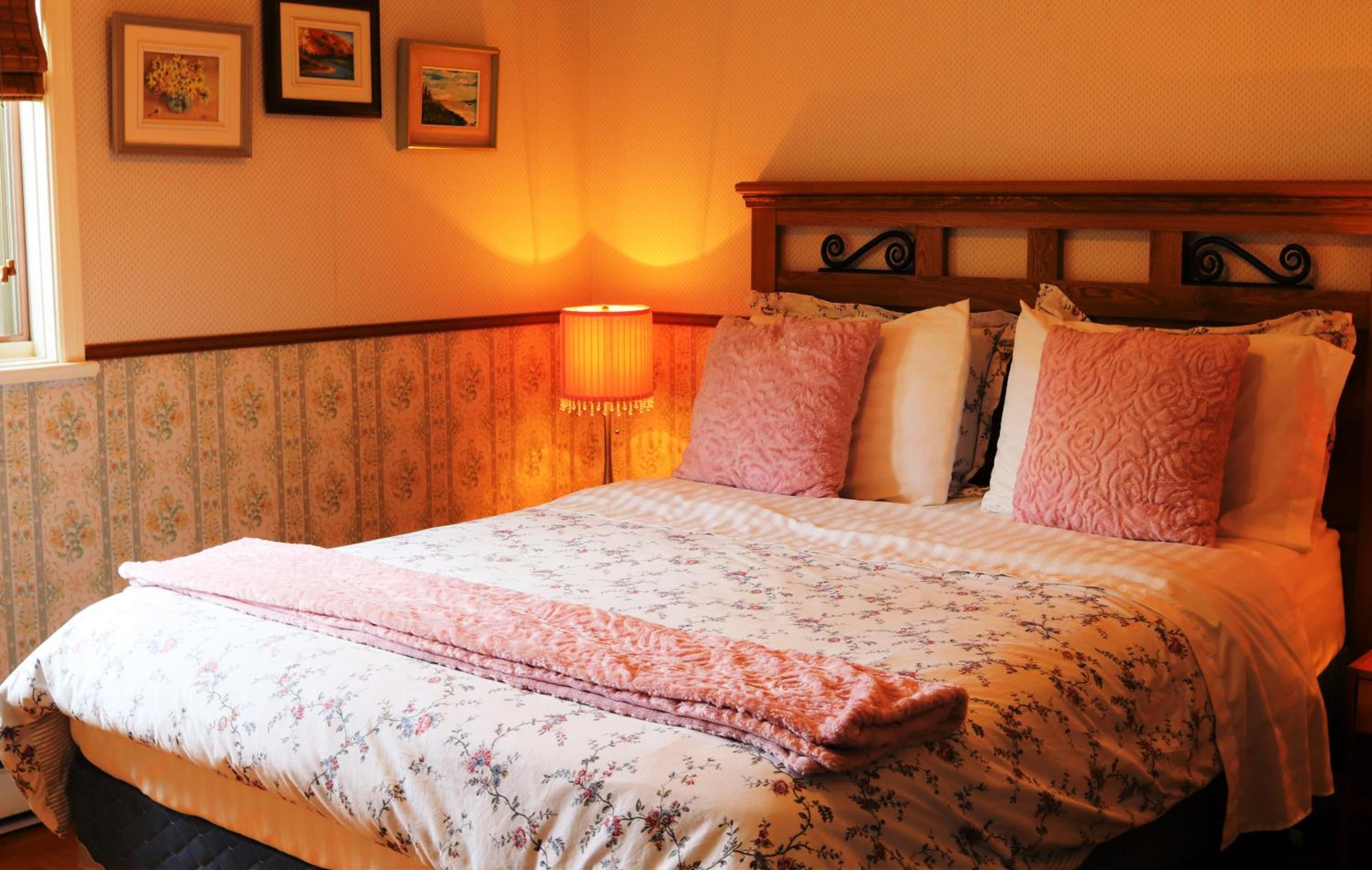 Double Room with Shared Bathroom and Garden View photo 1