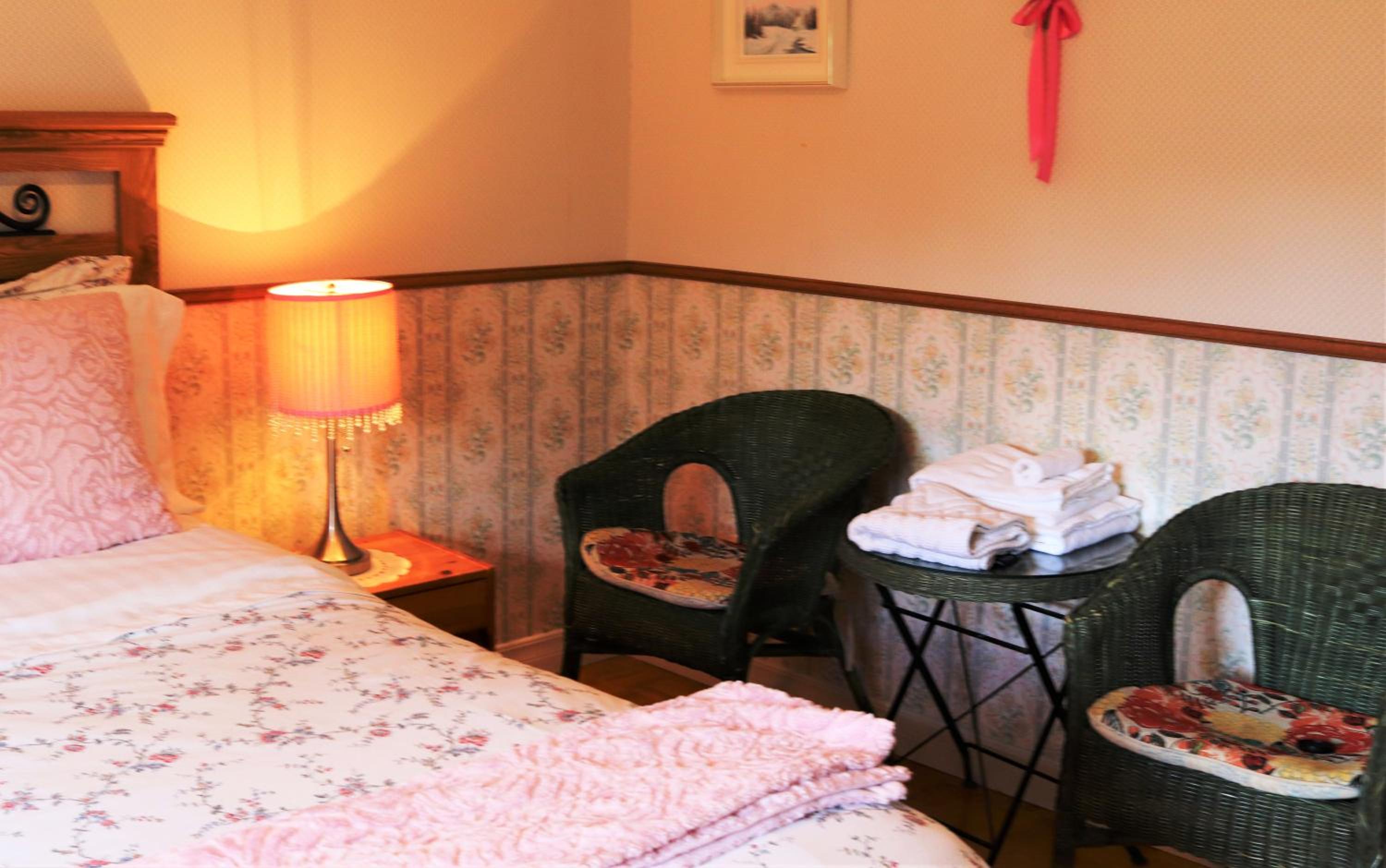 Double Room with Shared Bathroom and Garden View photo 2