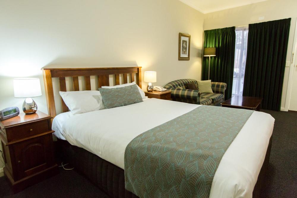 Executive Queen Room with Spa Bath  photo 1