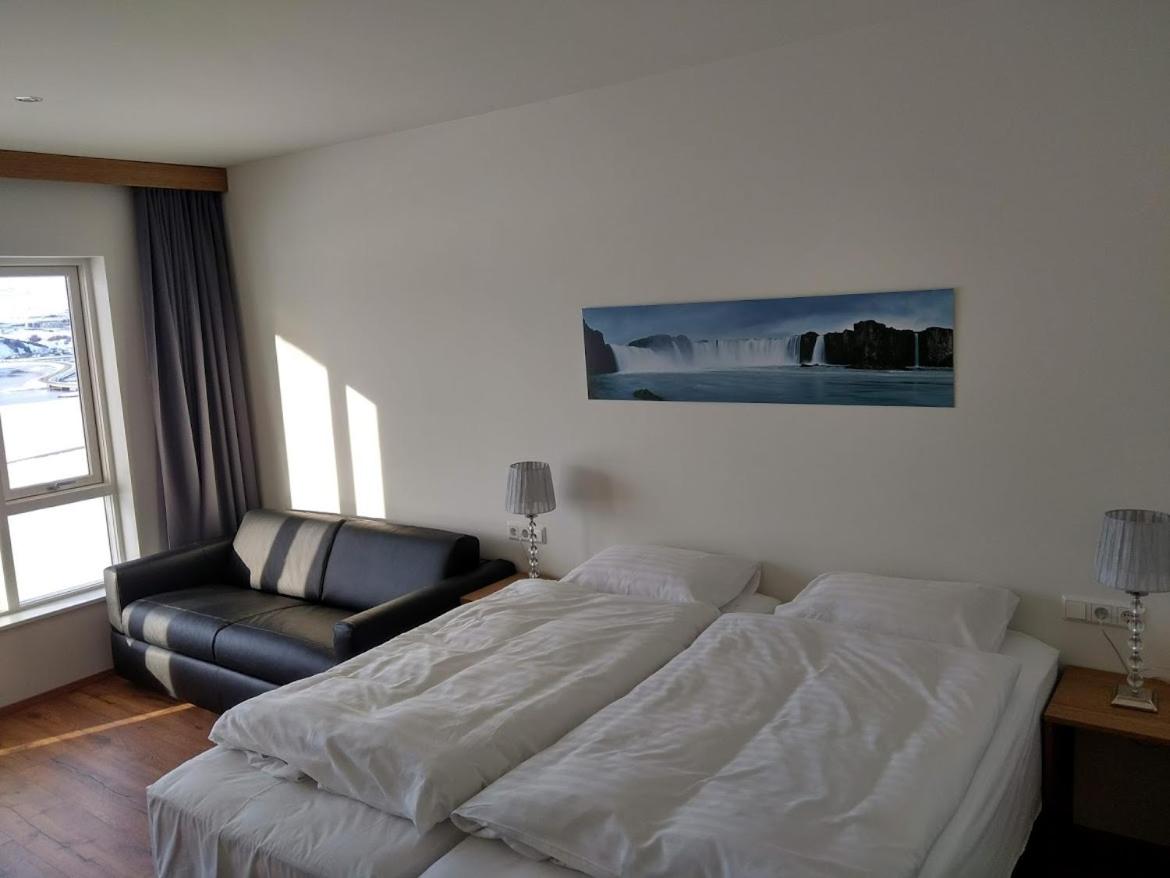 Family Room with Mountain View