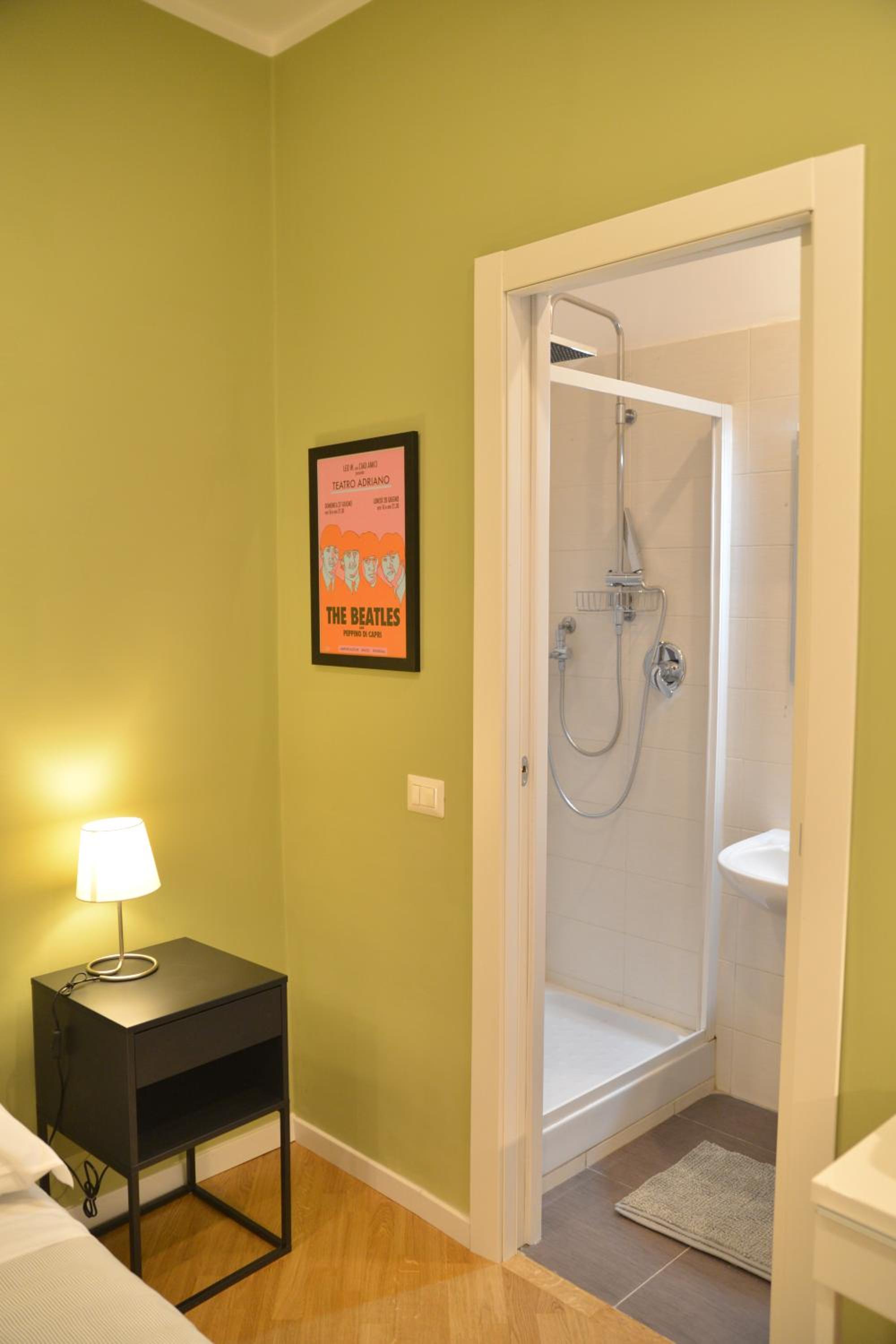 Double Room with Private Bathroom photo 2