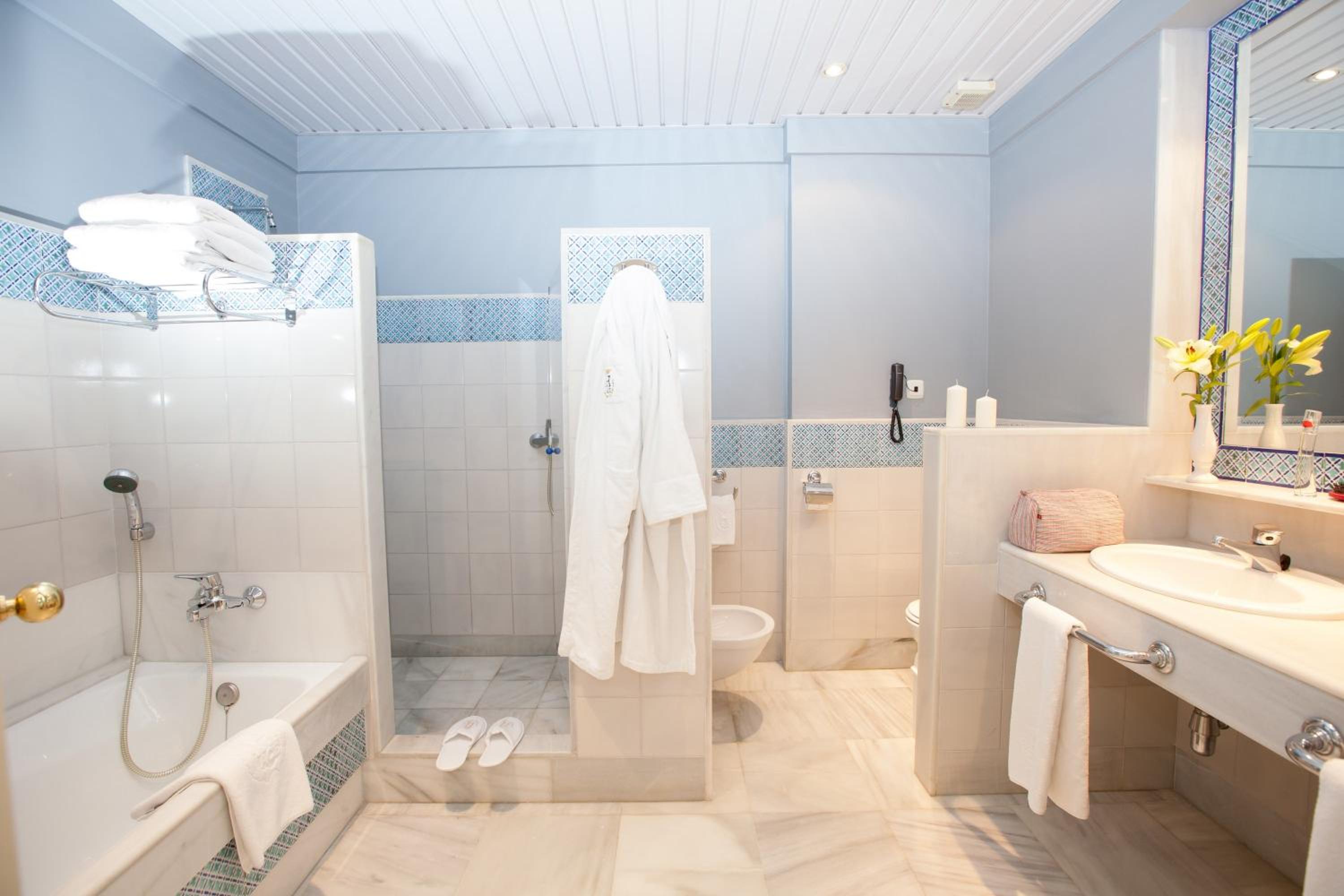 Superior Triple Room - Photo 3