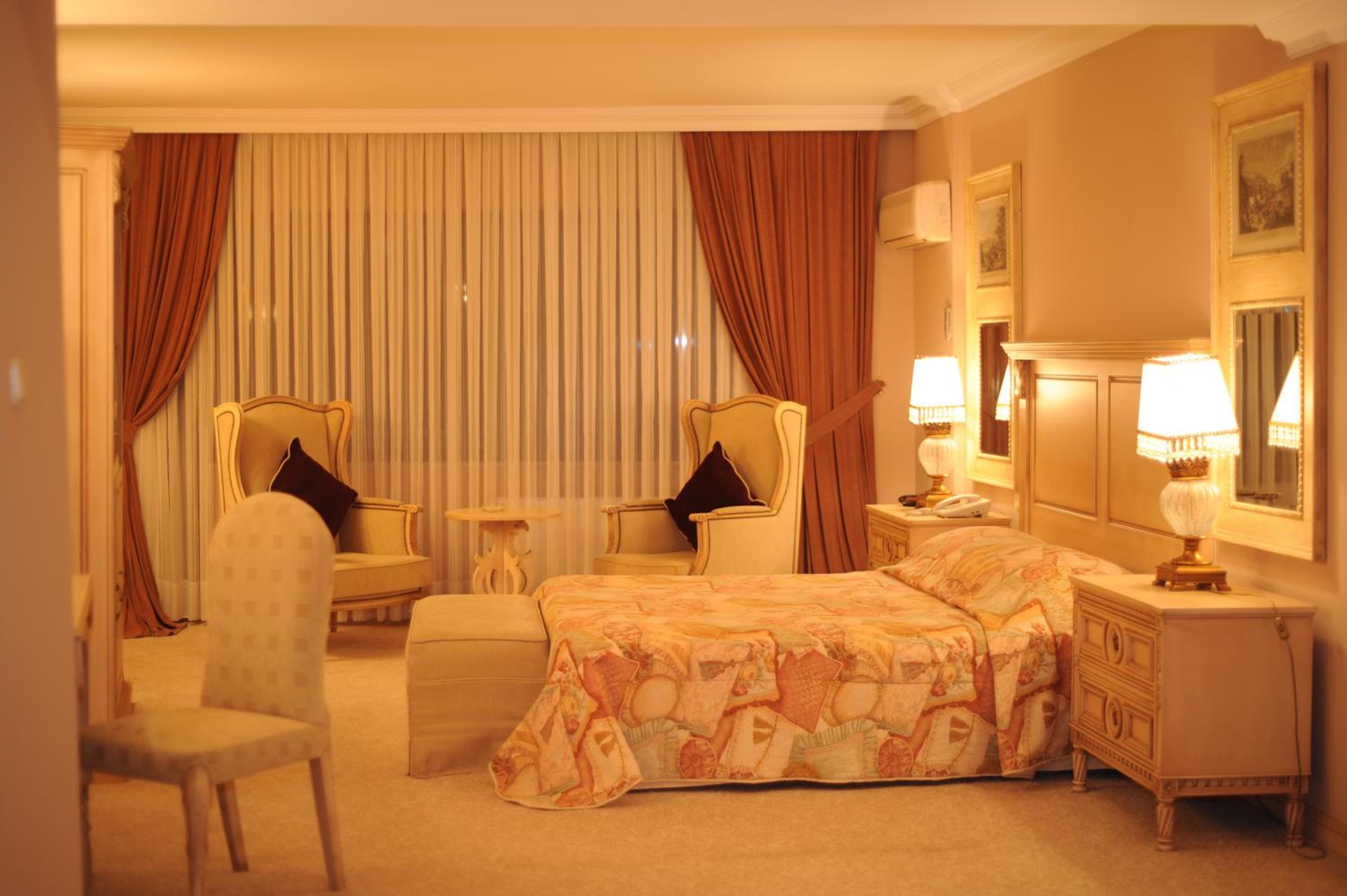 King Suite photo 2