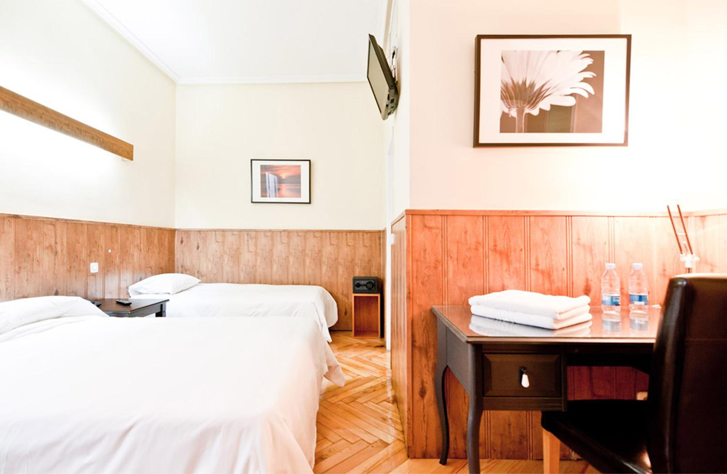 Triple Room - Photo 24