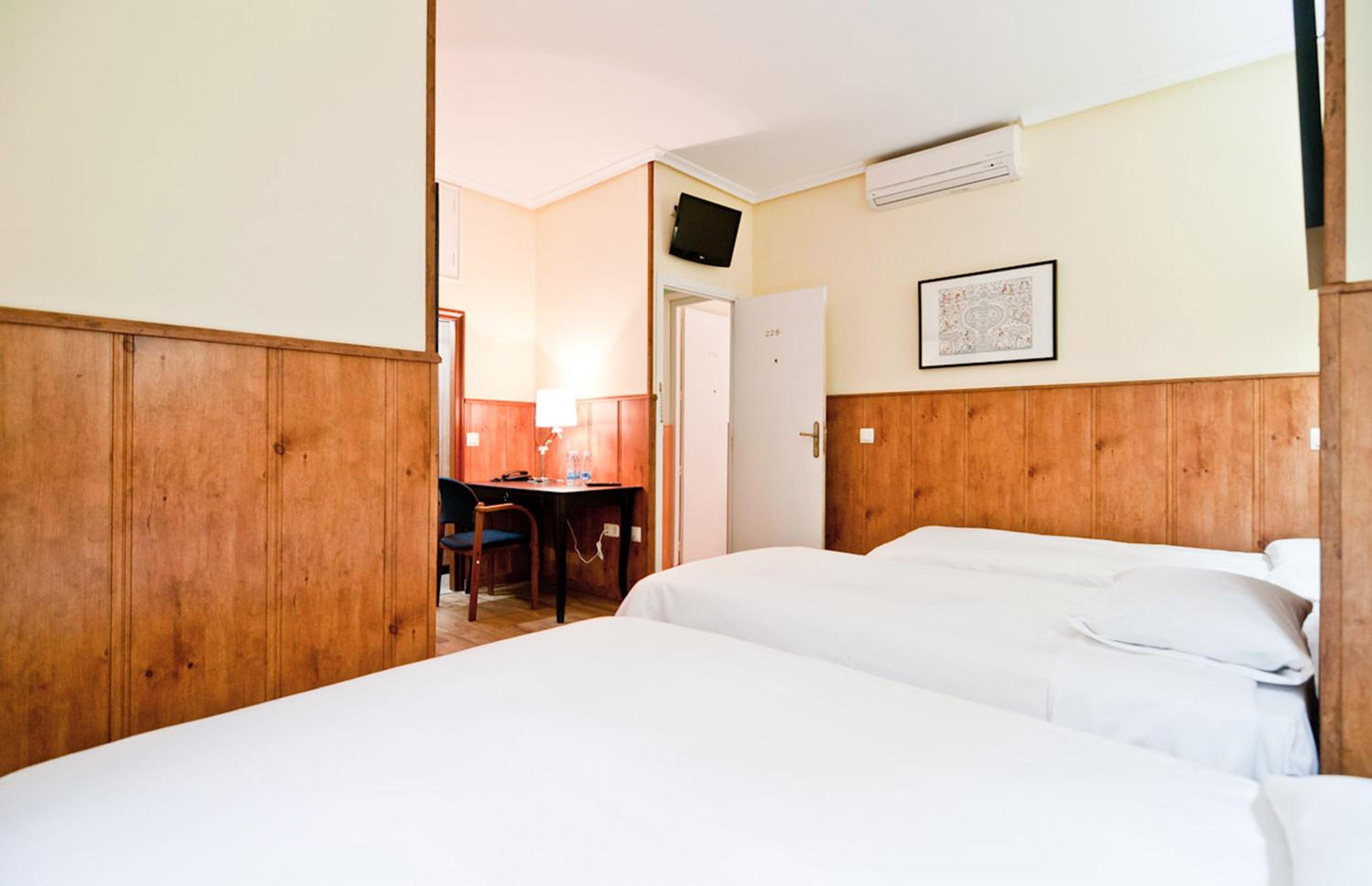 Triple Room - Photo 25
