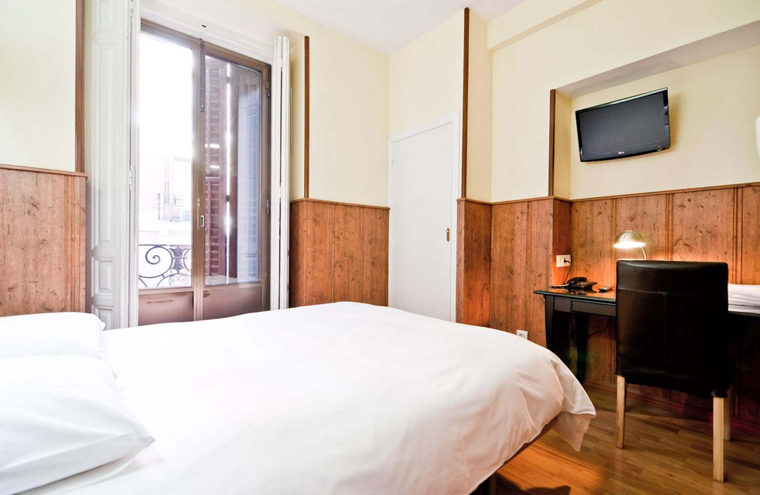 Double Room - Photo 10