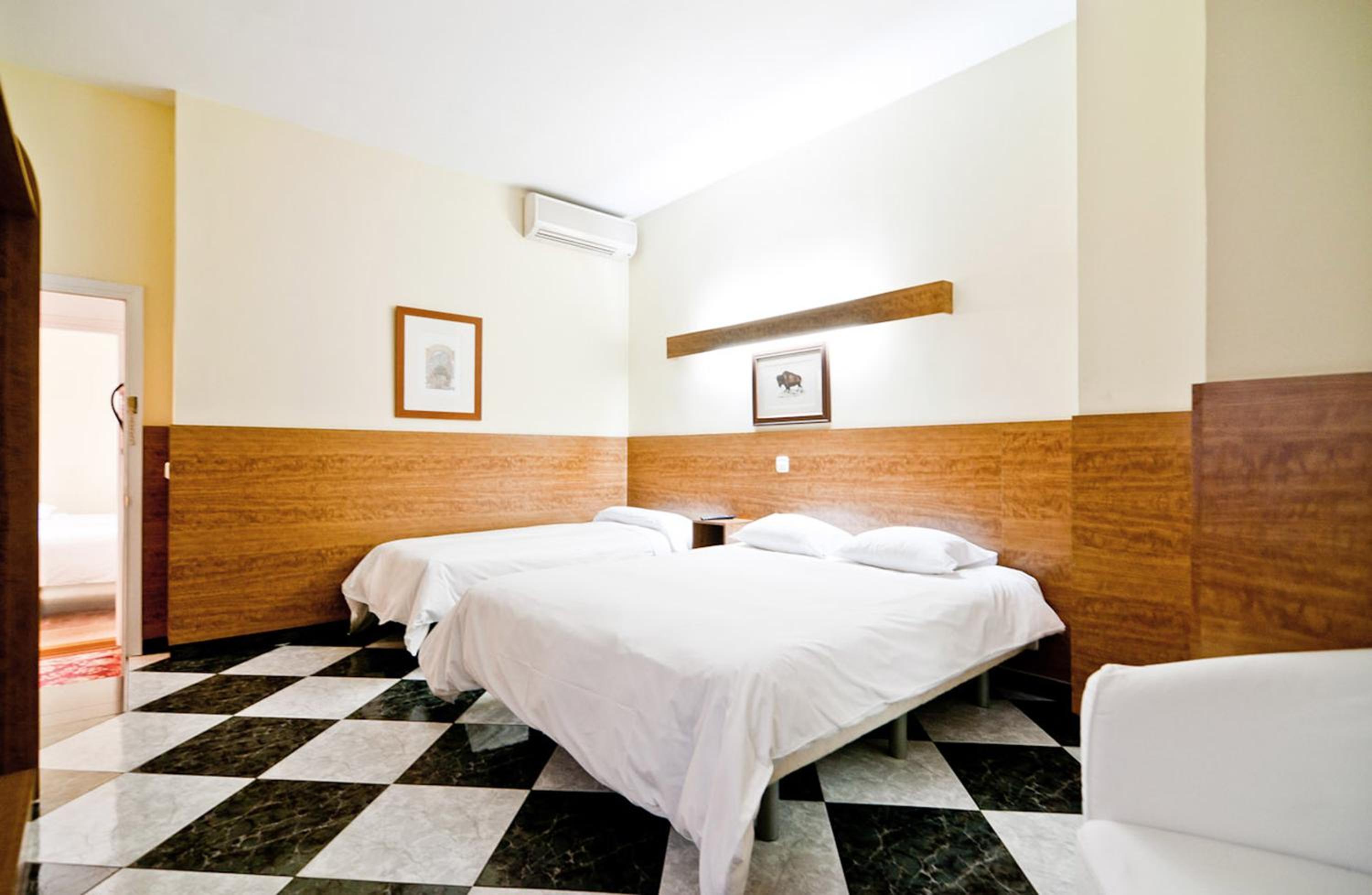 Double Room - Photo 26