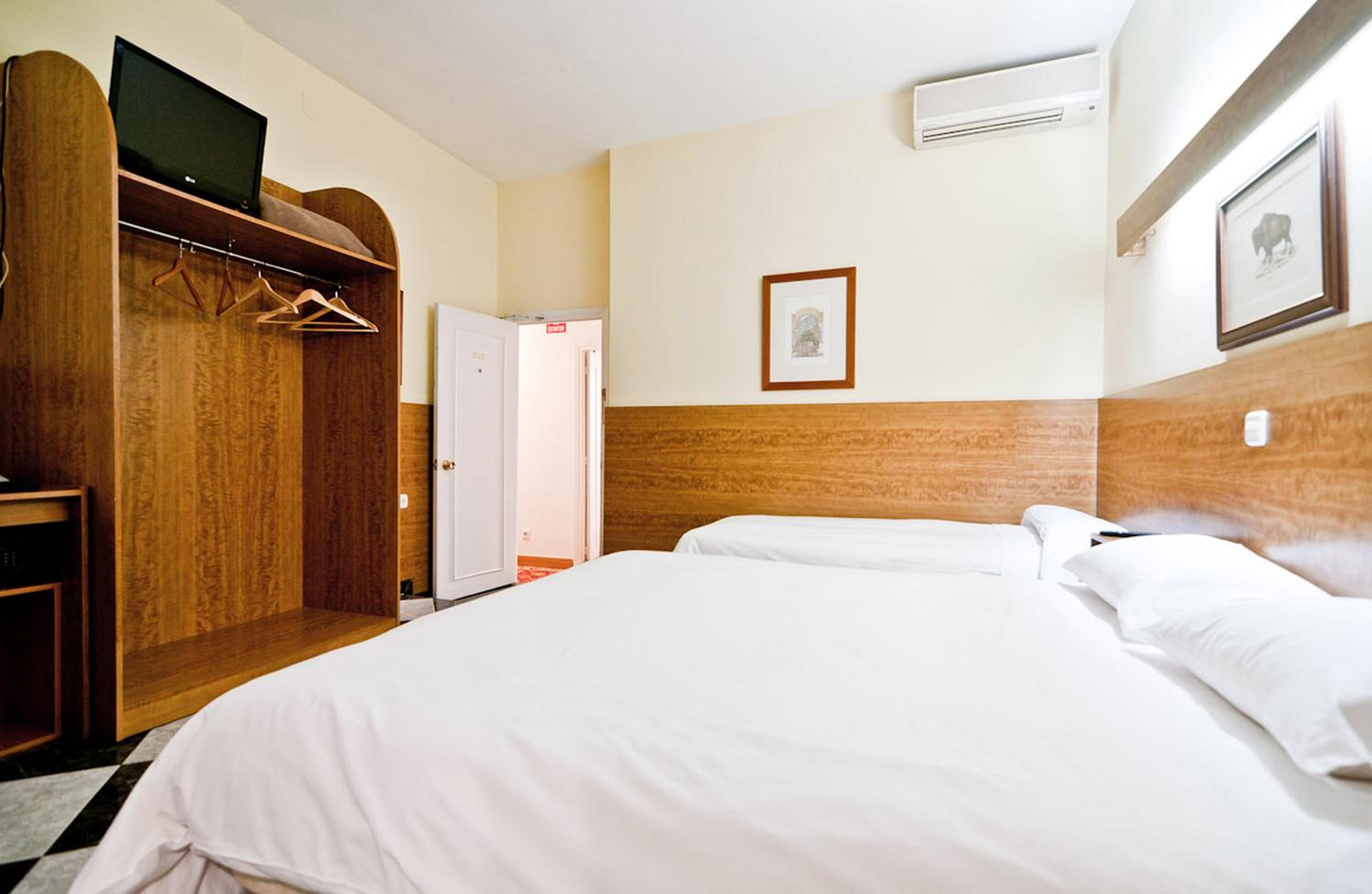 Double Room - Photo 27