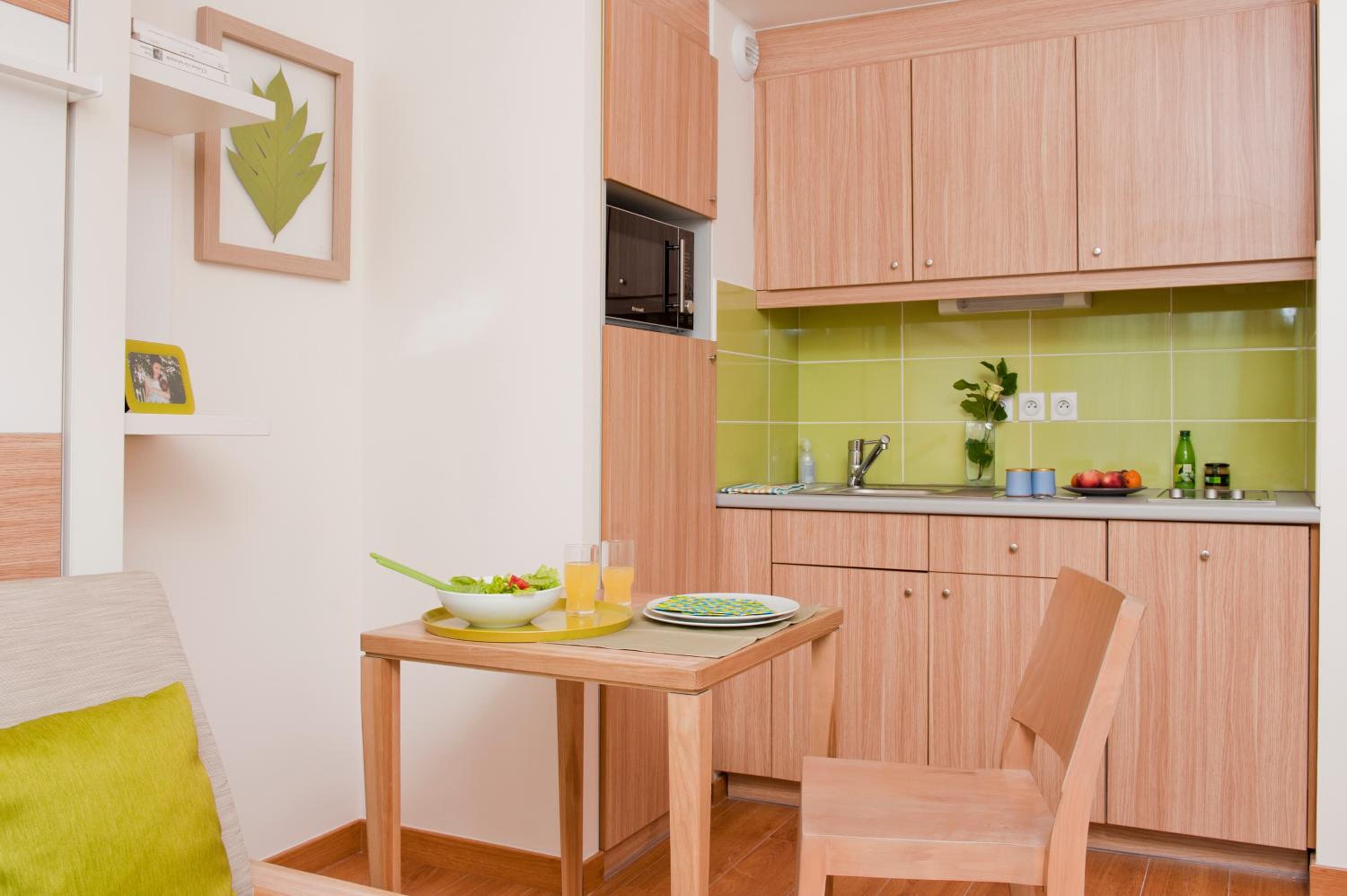 Studio (2 Adults) - Photo 3