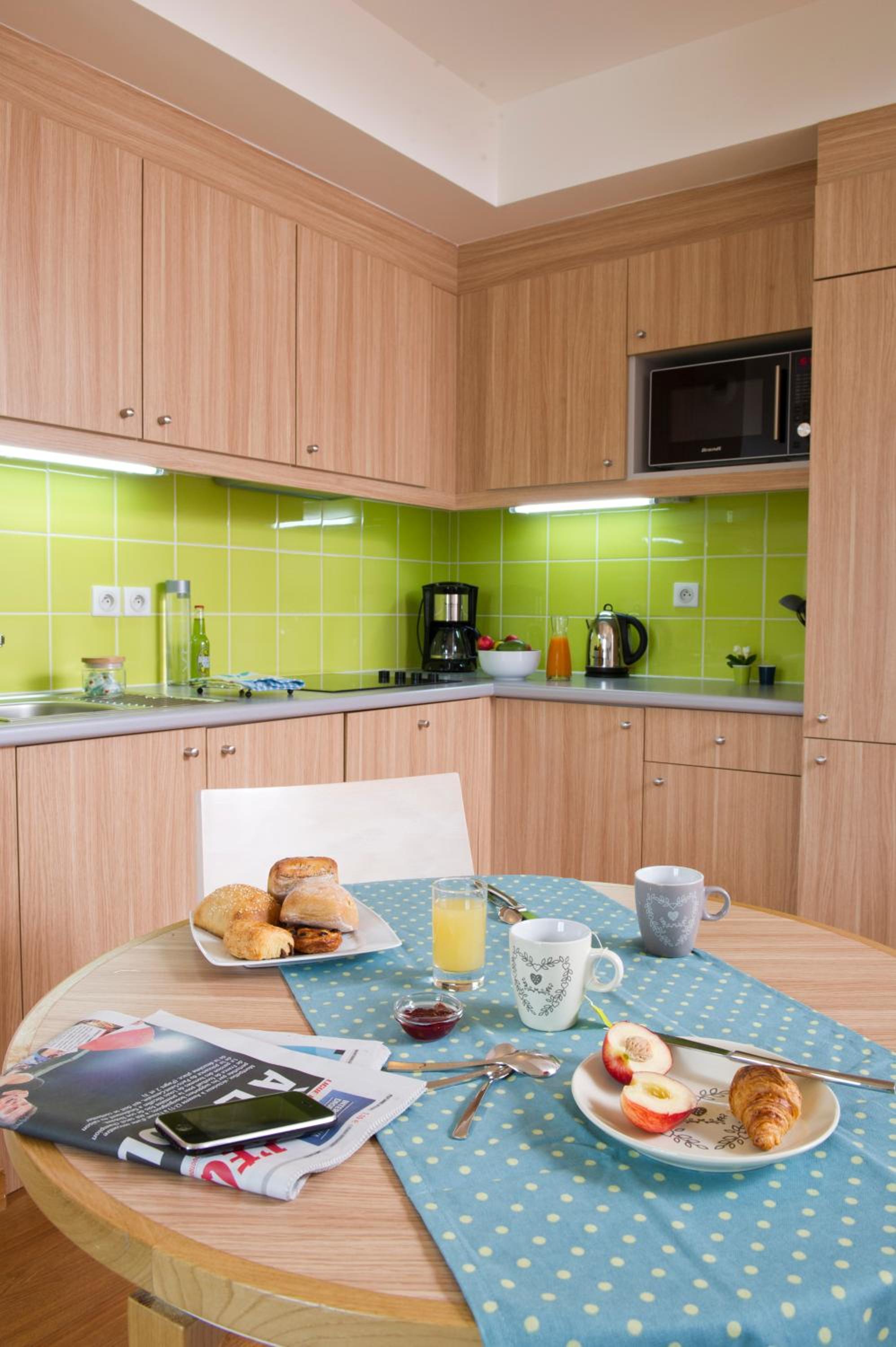 One-Bedroom Apartment (4 Adults) - Photo 3