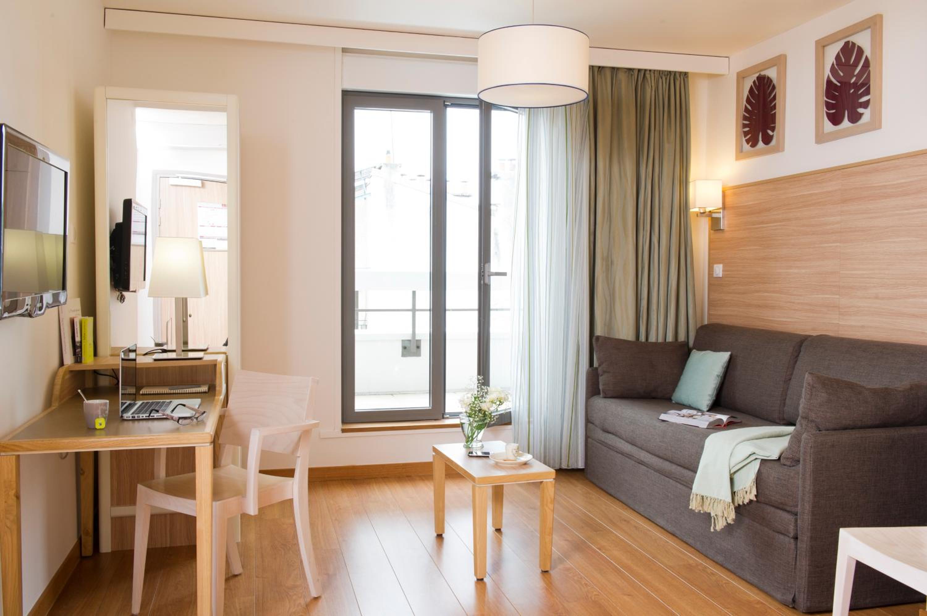 One-Bedroom Apartment (4 Adults) - Photo 2