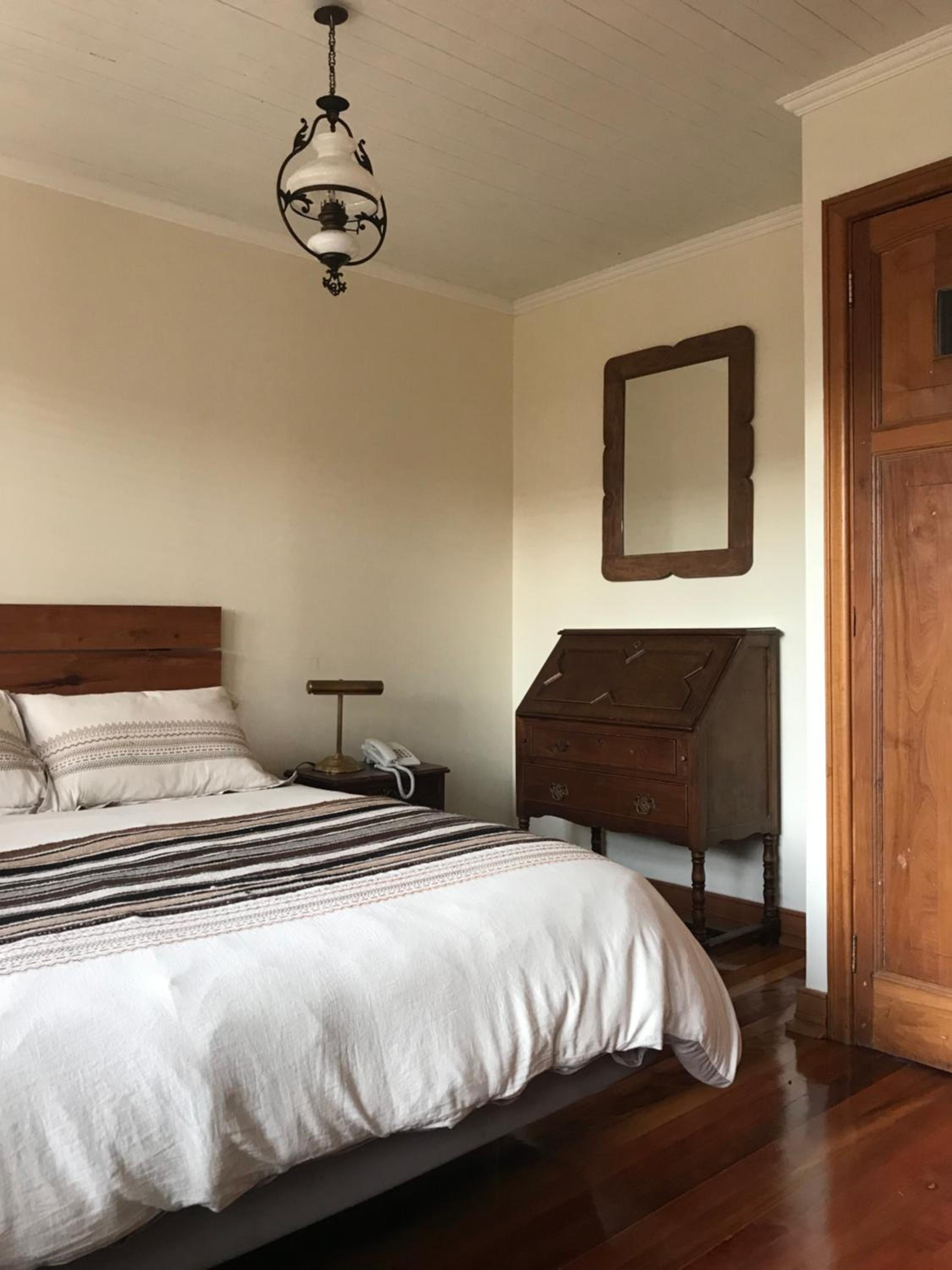 Deluxe Double Room with Side Sea View photo 2