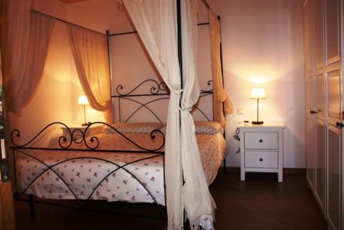 One-Bedroom Apartment with Balcony photo 2