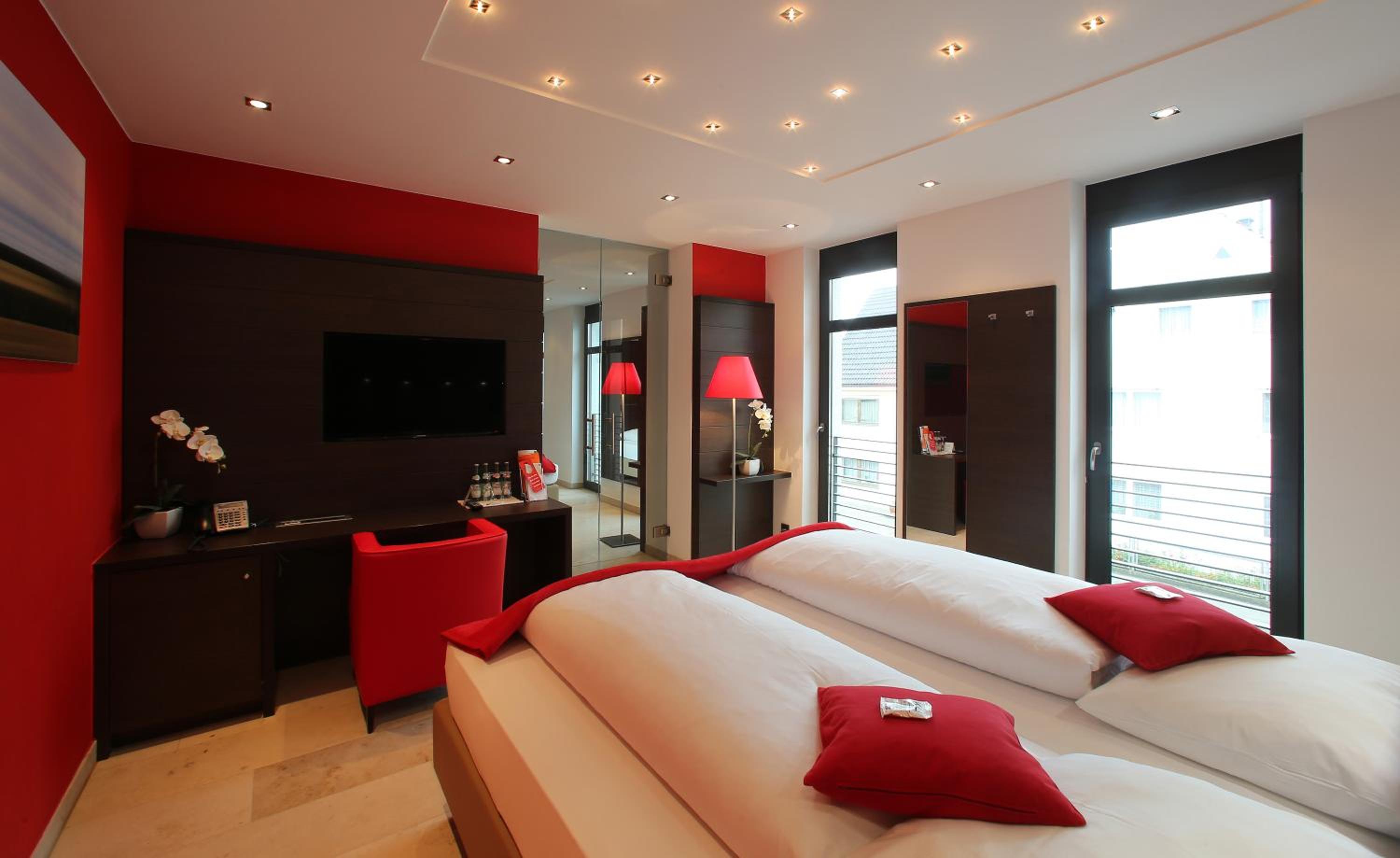 Honeymoon Suite photo 3