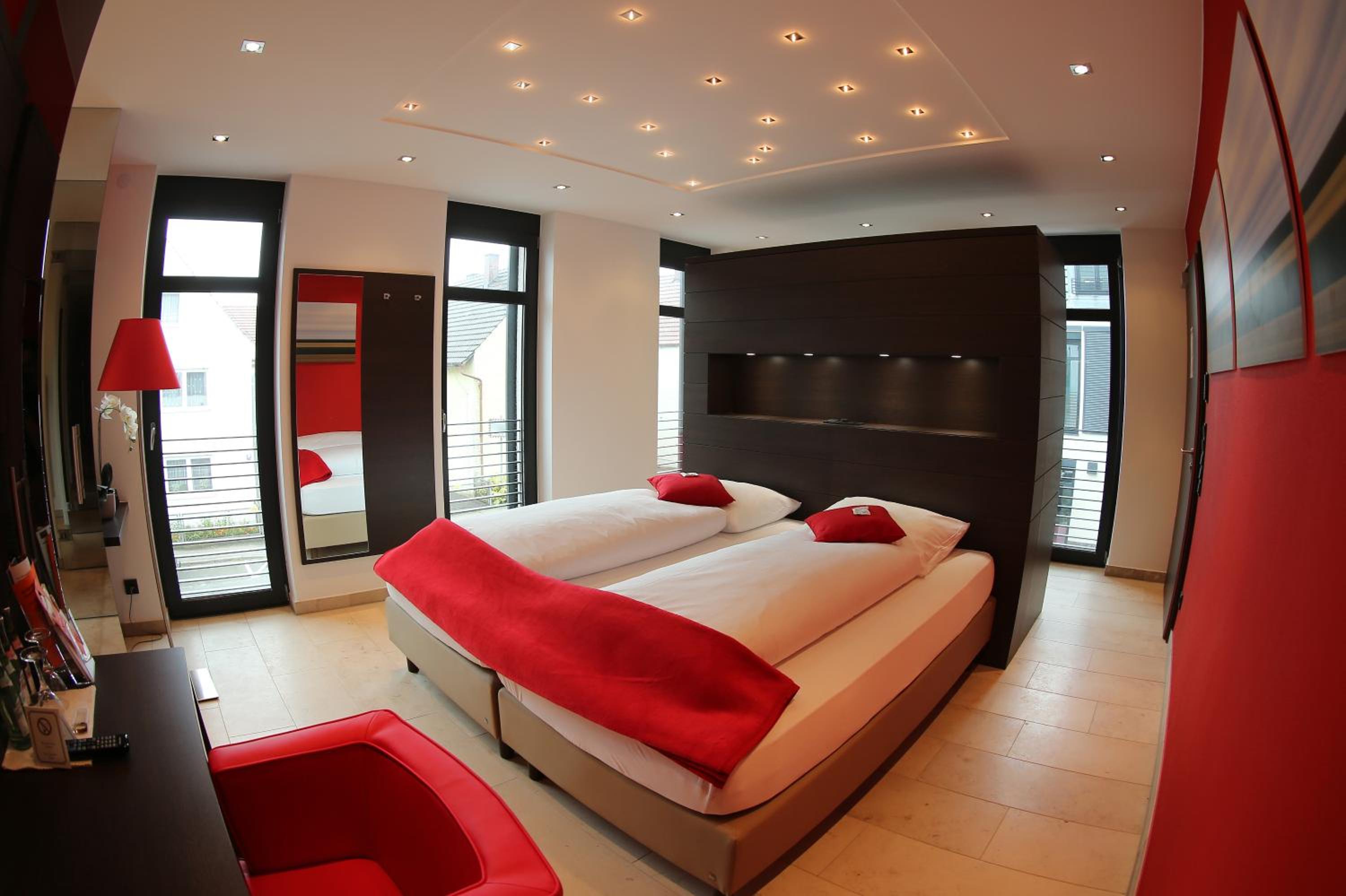 Honeymoon Suite photo 1