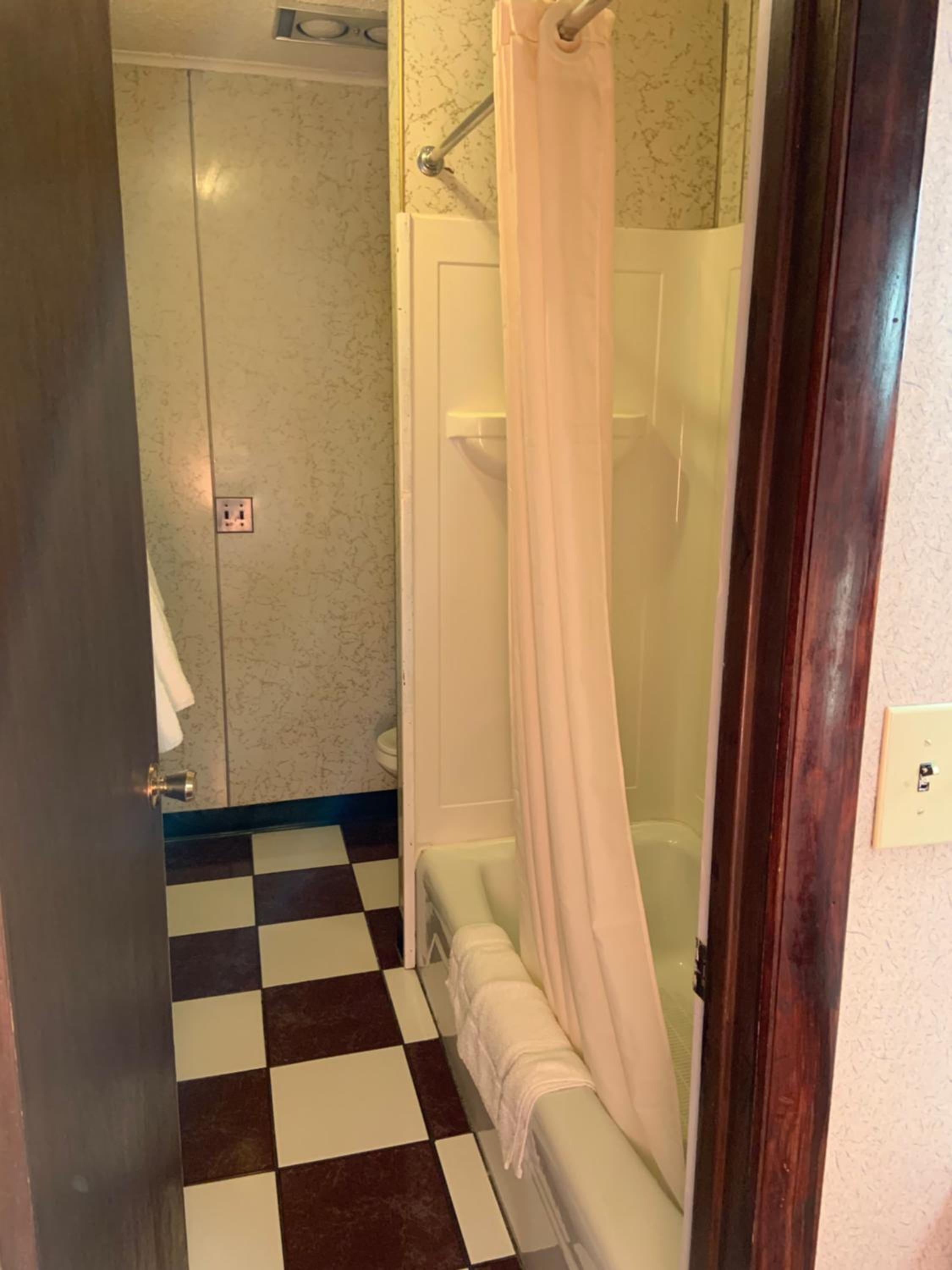 3 Full Beds Non-Smoking - Photo 2