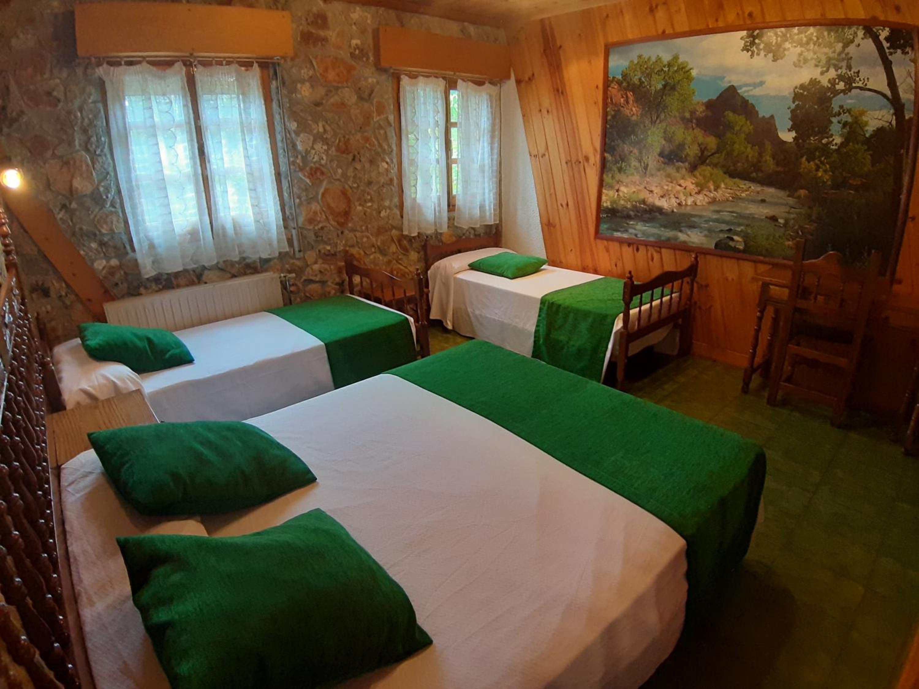 Quadruple Room - Photo 3