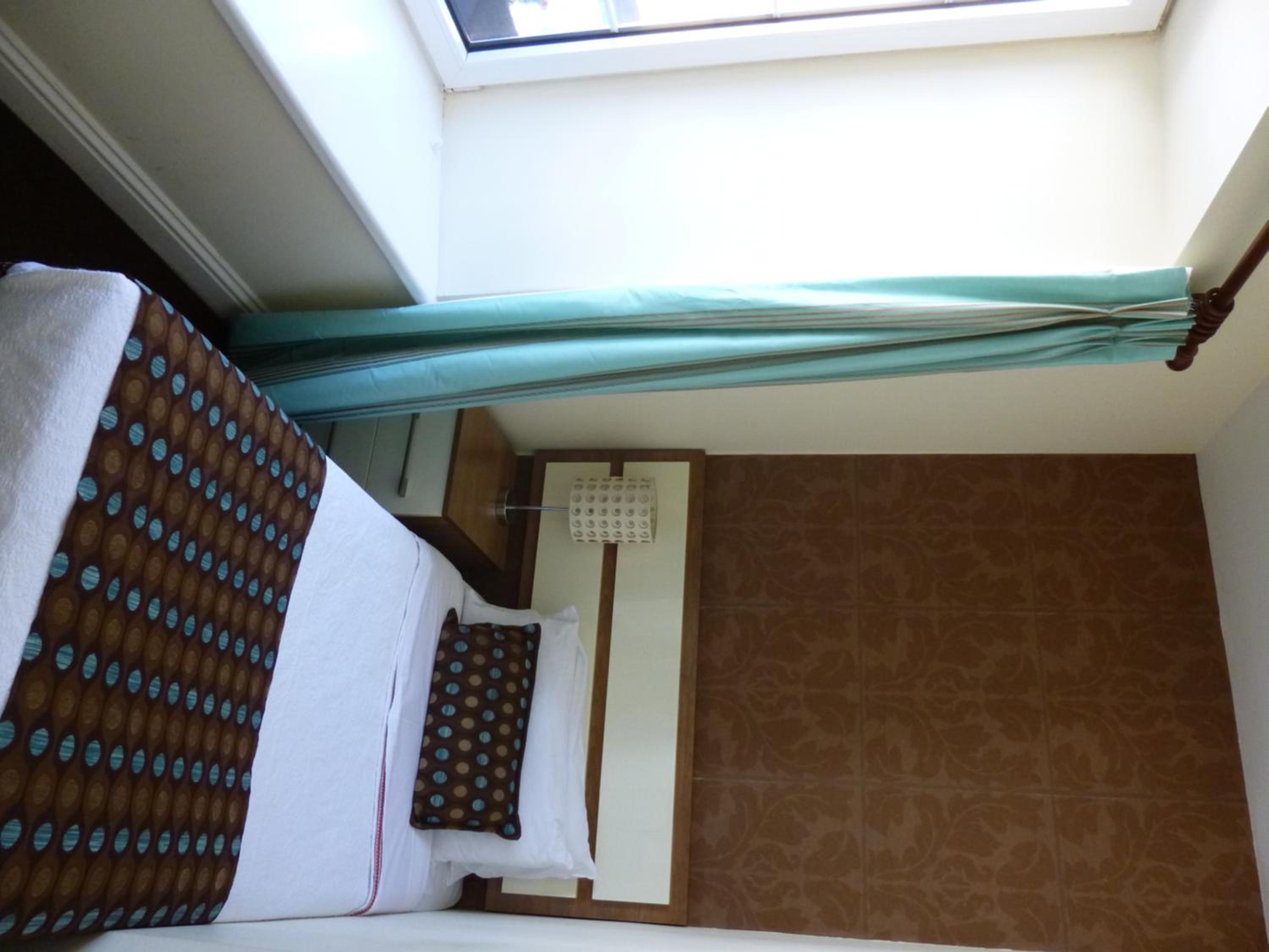 Double or Twin Room - Photo 2