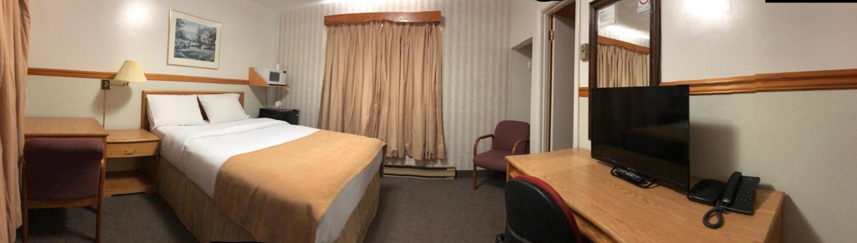 Queen Room - Non-Smoking - Photo 1