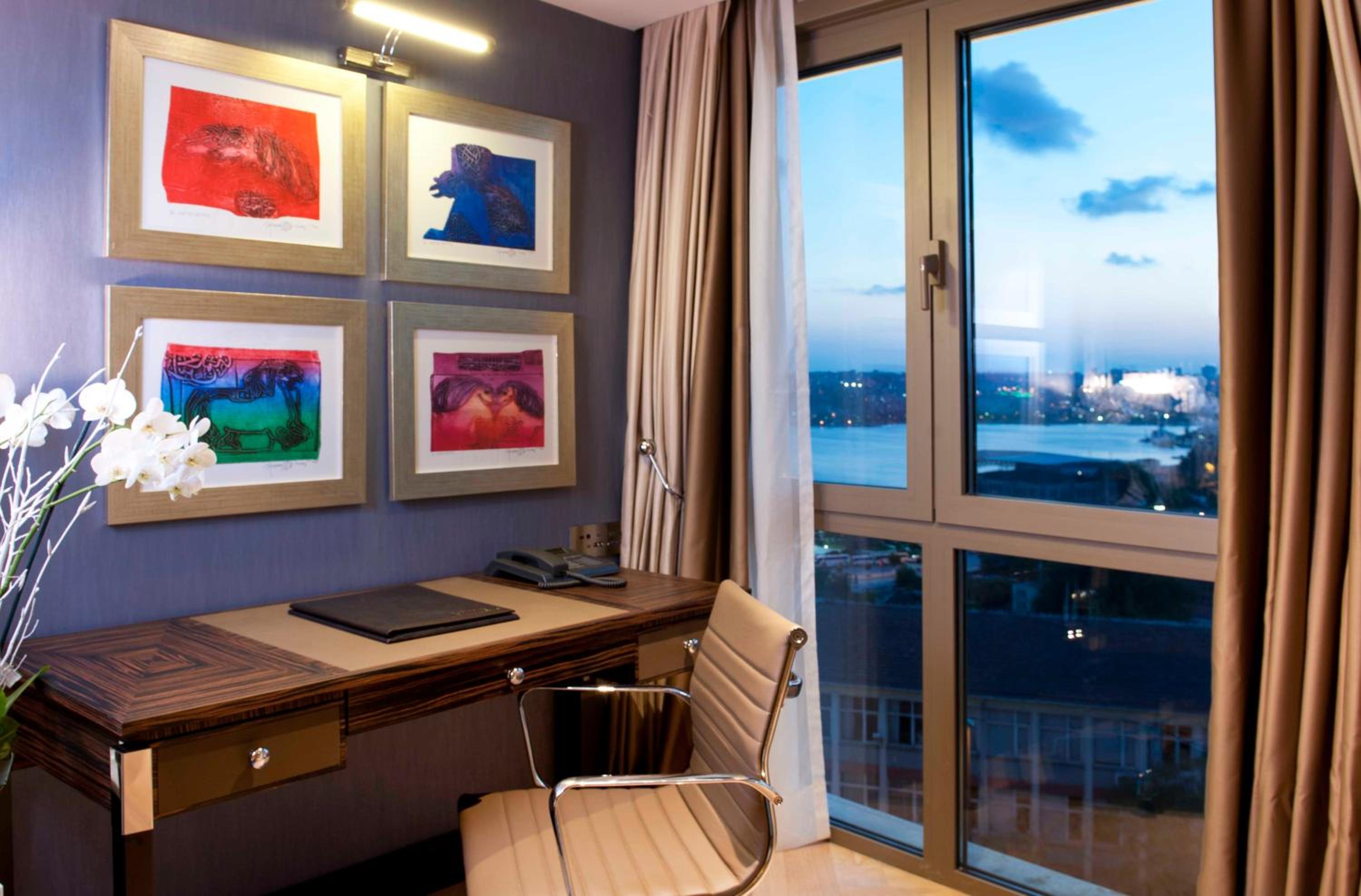 Executive Room with Golden Horn View thumbnail 5