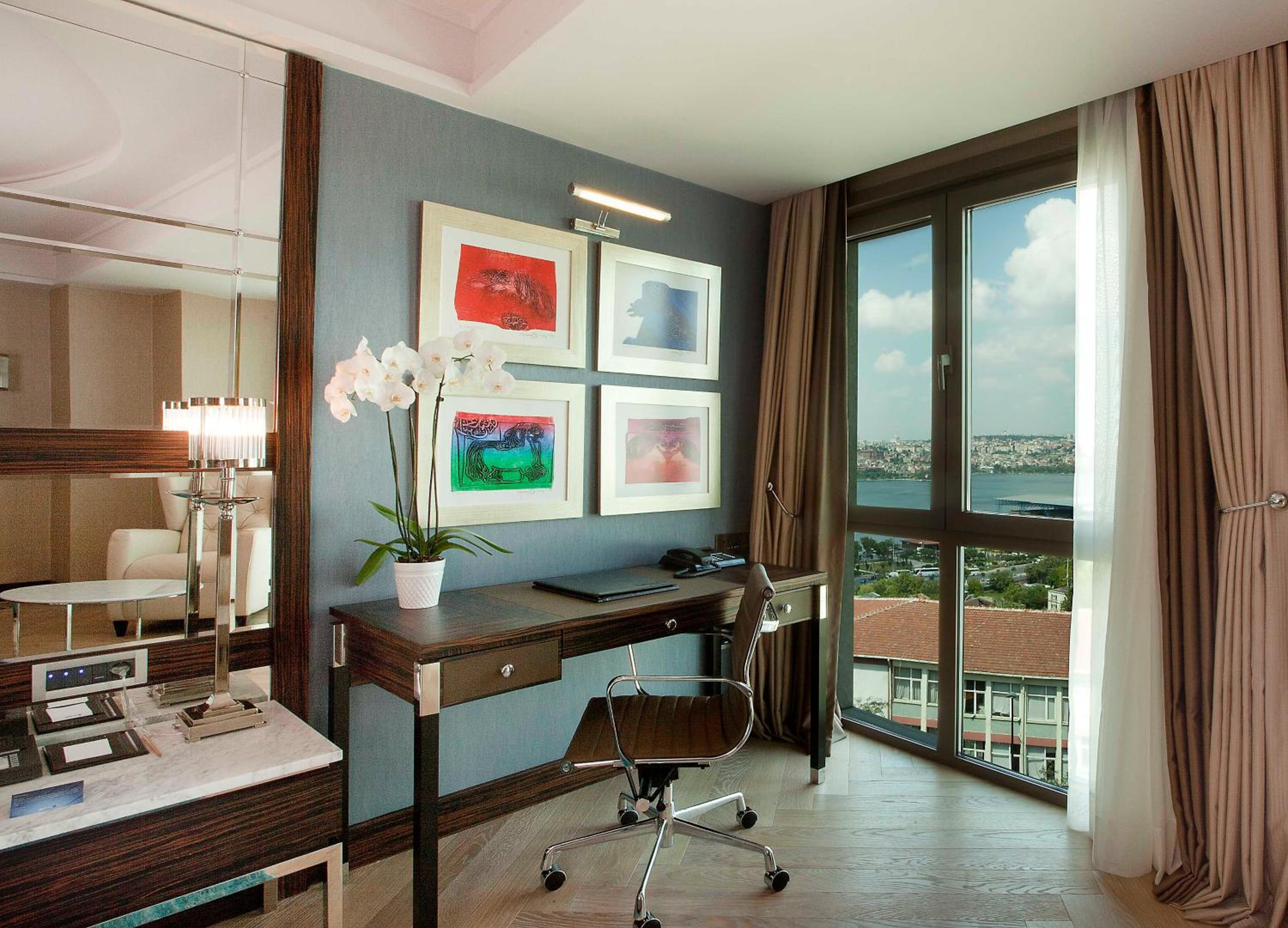 Executive Room with Golden Horn View thumbnail 6