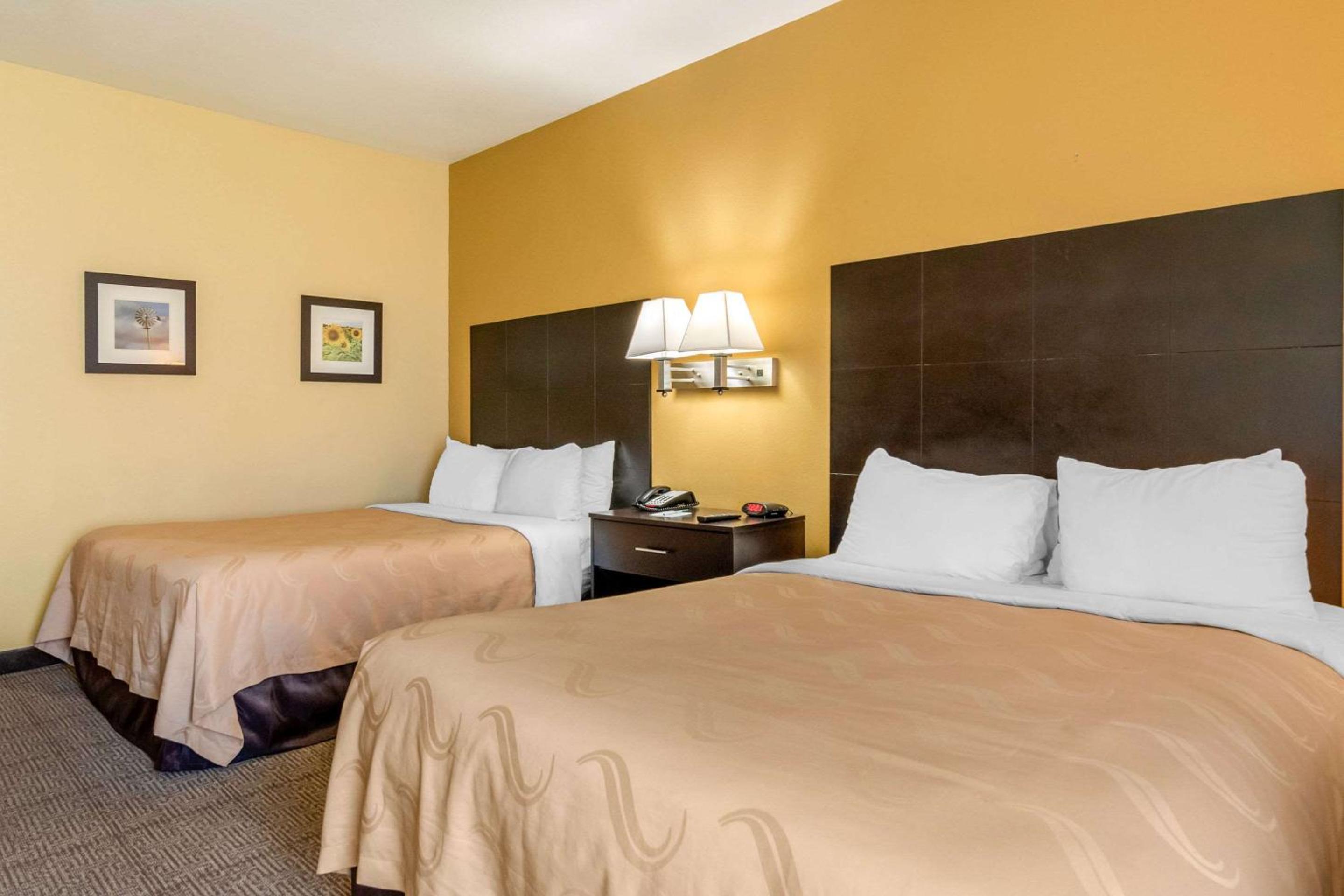 Queen Room with Two Queen Beds - Photo 1