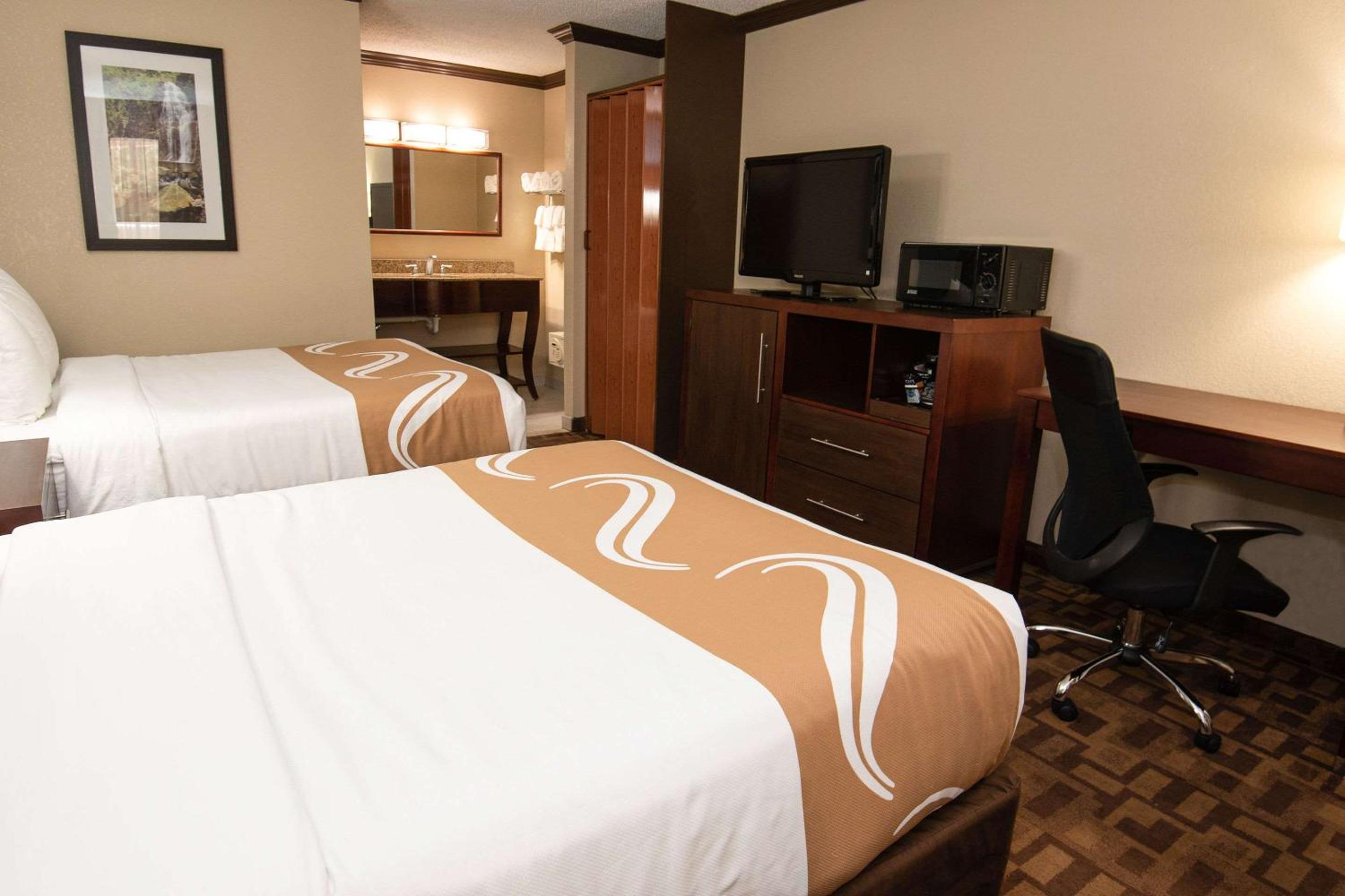 Standard Double Room with Two Double Beds - Non-Smoking photo 3