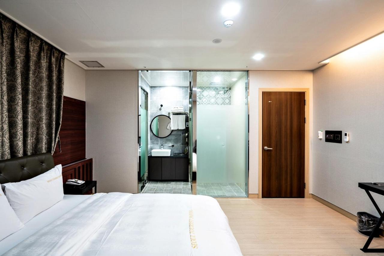Standard Double Room - Photo 19