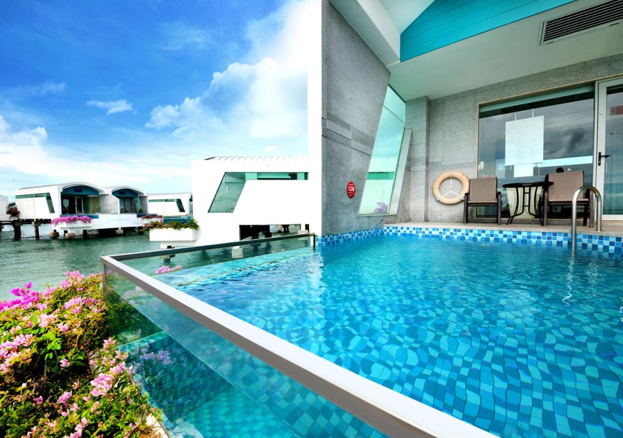 Premium Pool Villa - Beach View