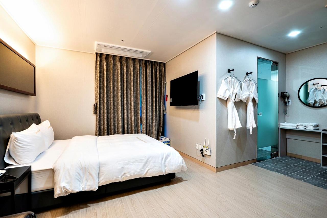 Standard Double Room - Photo 64