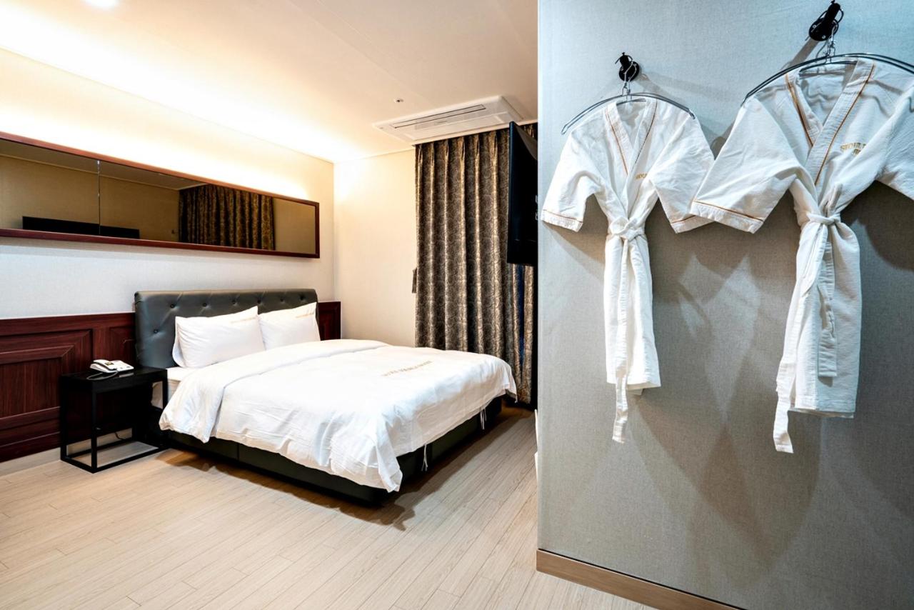 Standard Double Room - Photo 61