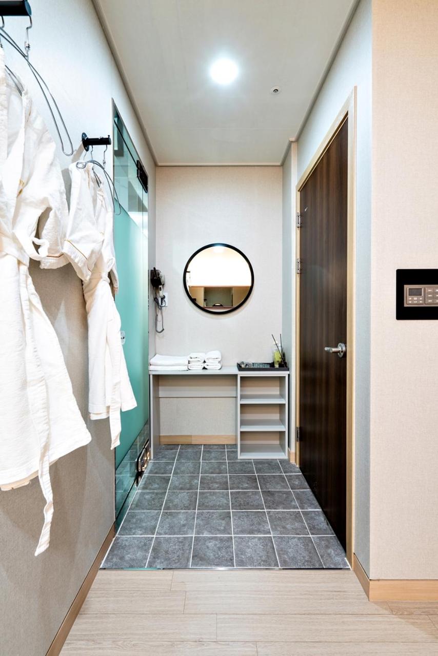 Standard Double Room - Photo 60