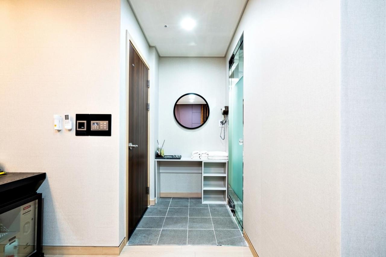 Standard Double Room - Photo 29