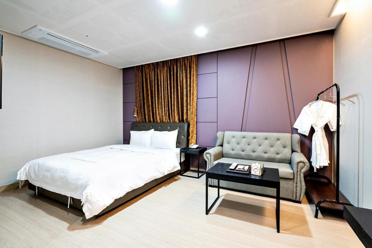 Standard Double Room - Photo 28