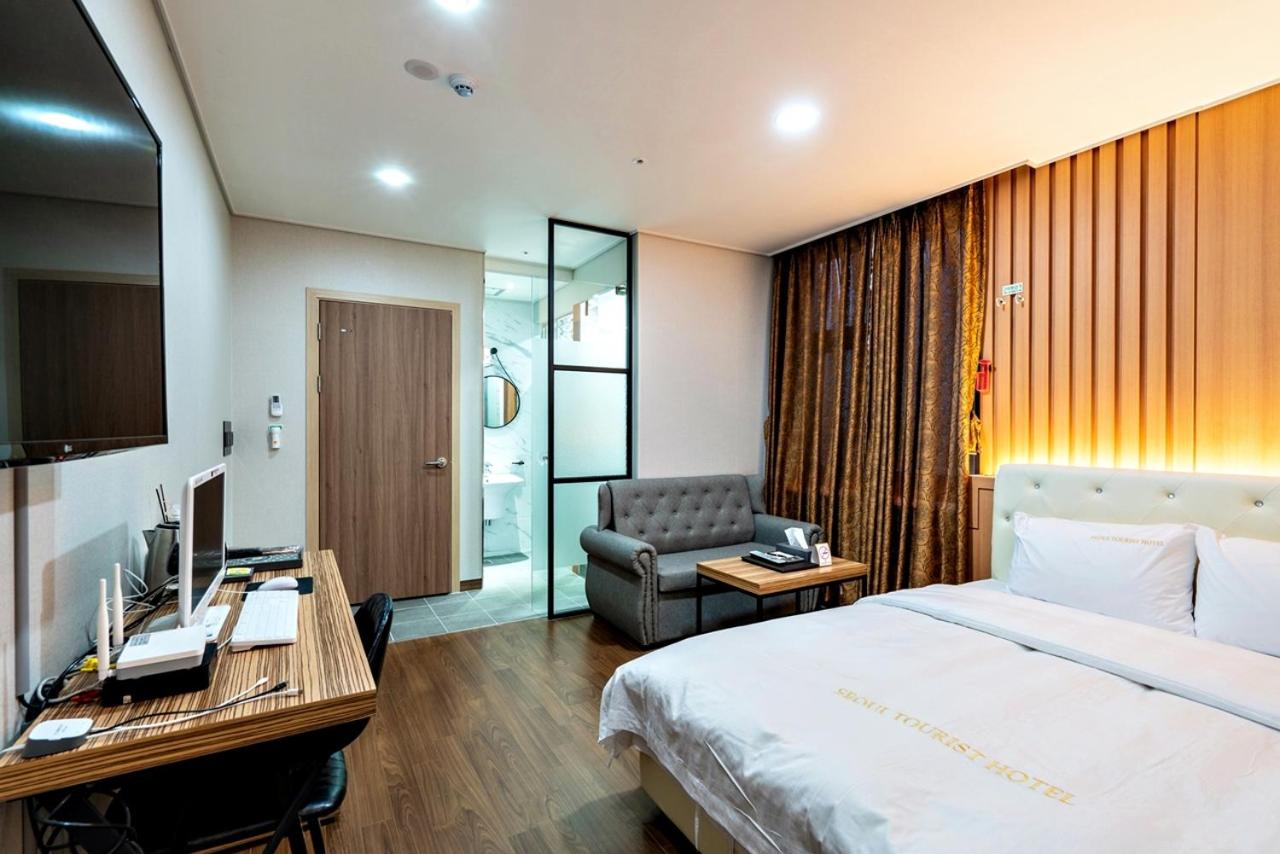 Standard Double Room - Photo 31