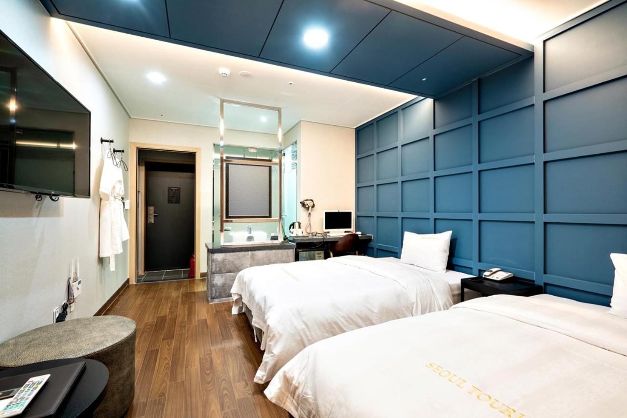 Standard Twin Room - Photo 2