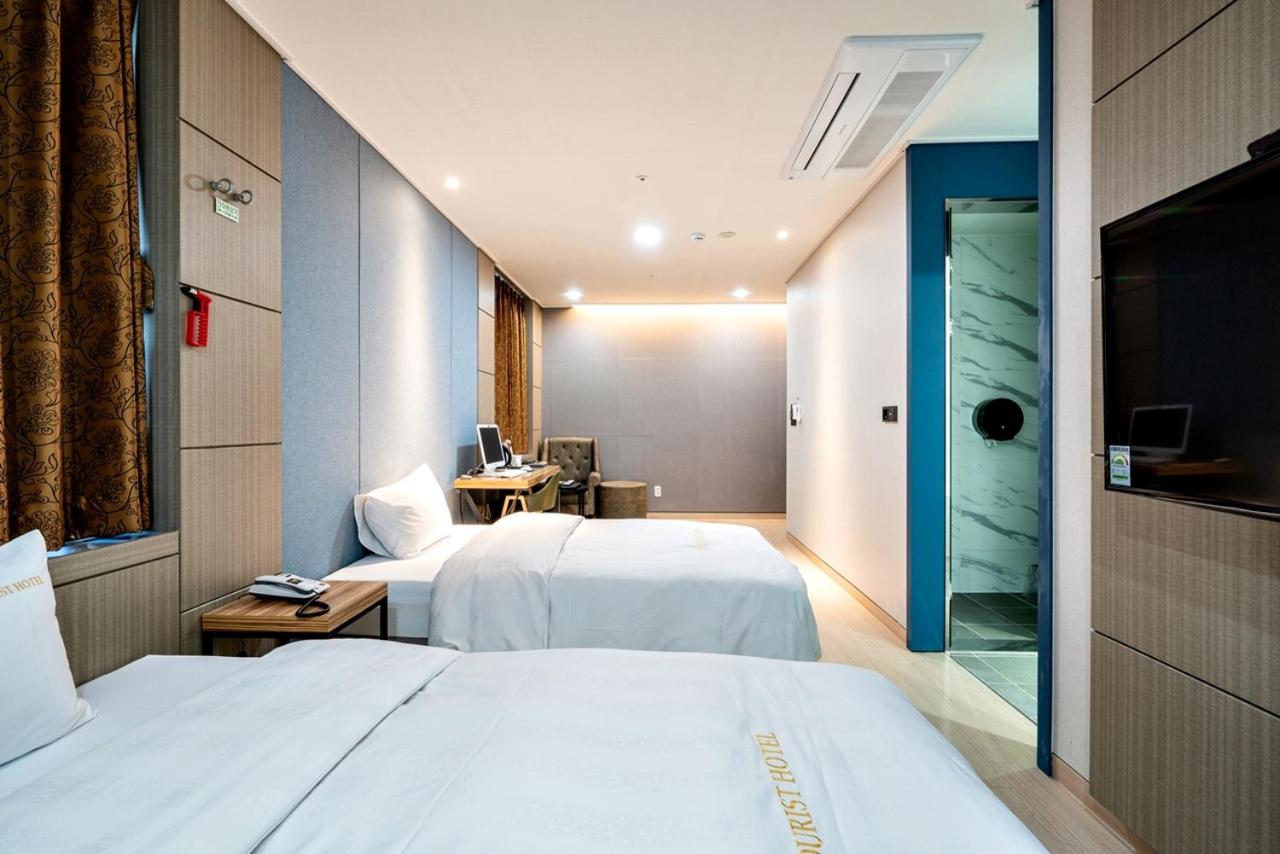 Deluxe Twin Room - Photo 8
