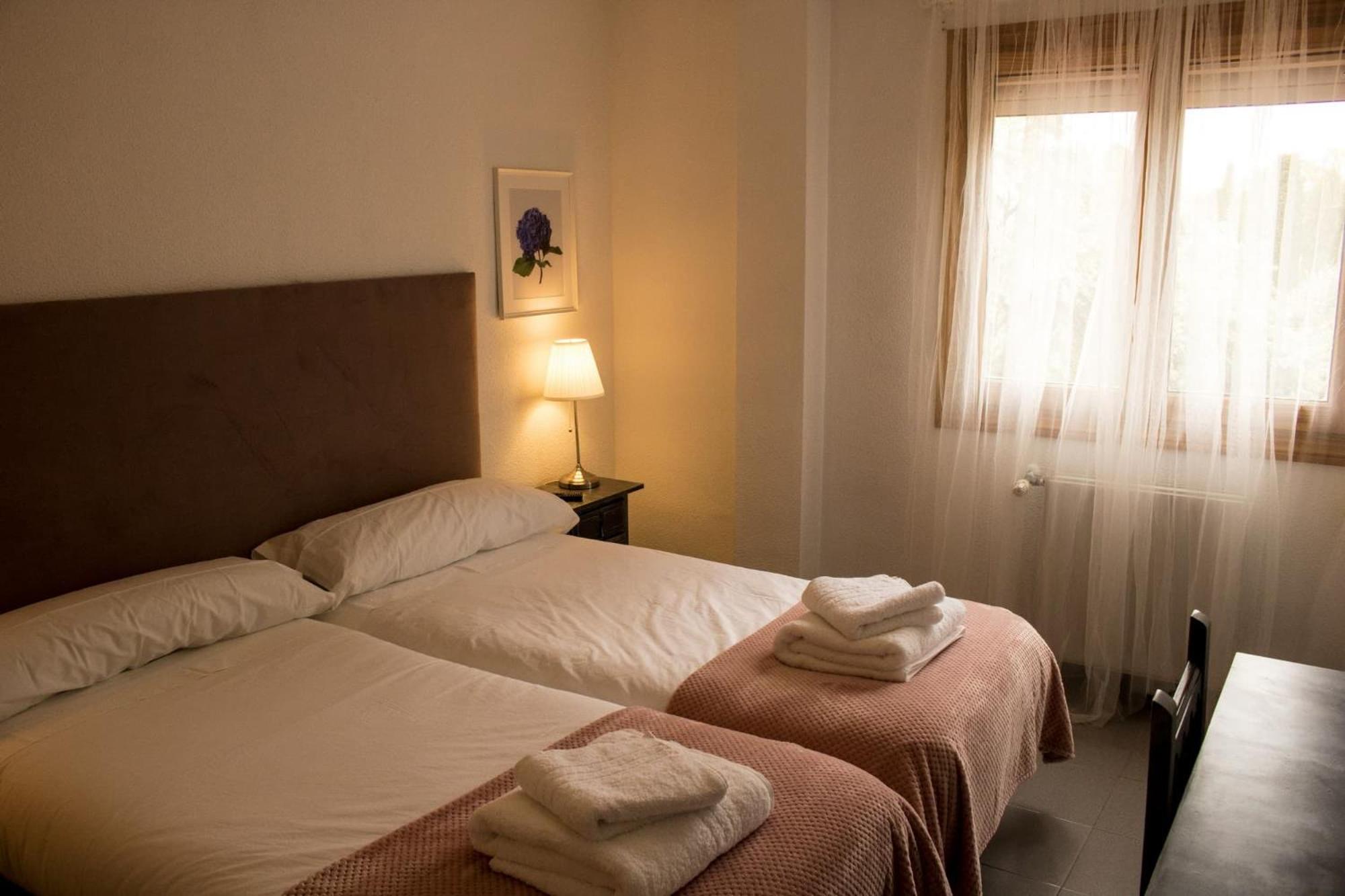 Twin Room - Photo 1