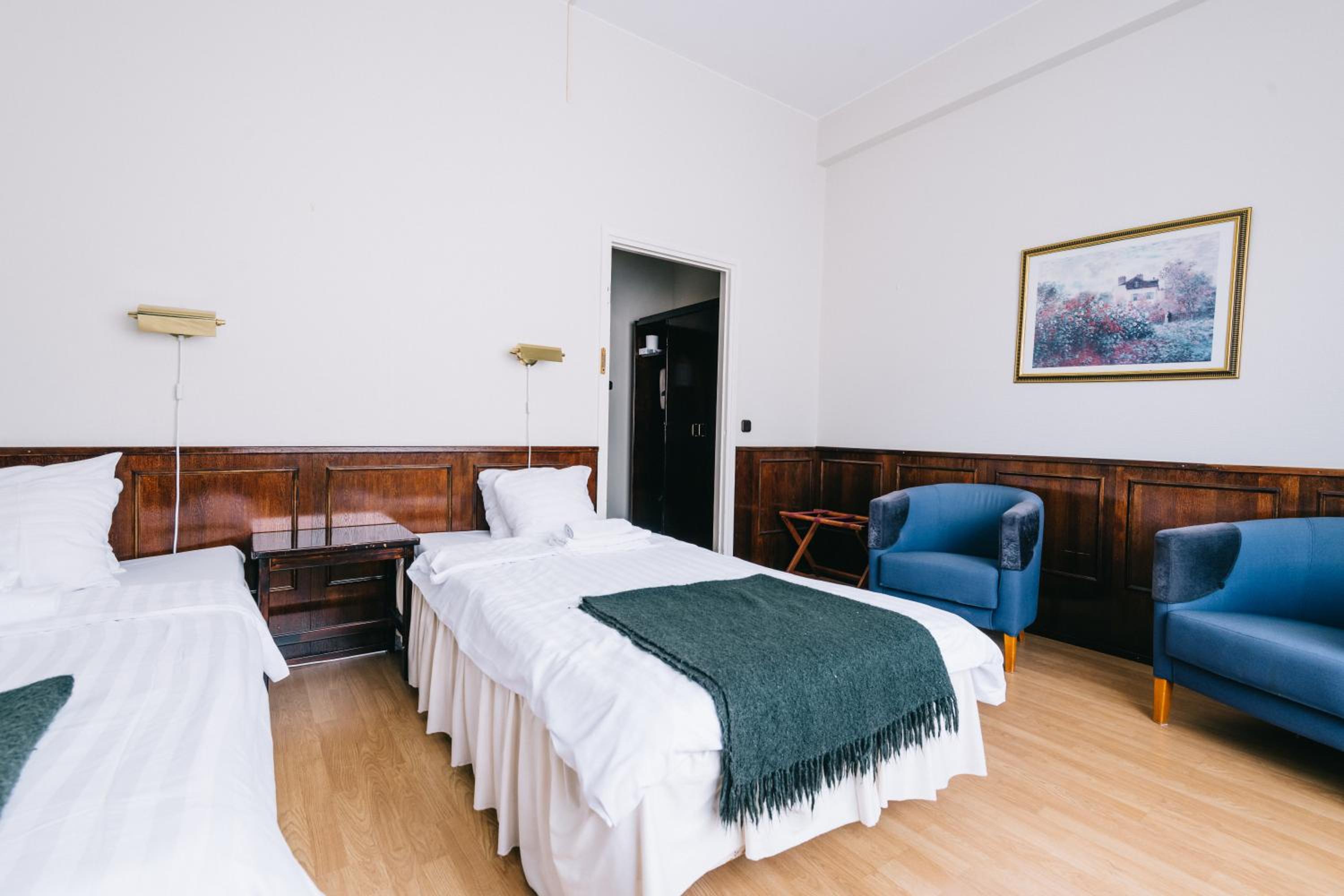 Economy Double Room - Photo 5