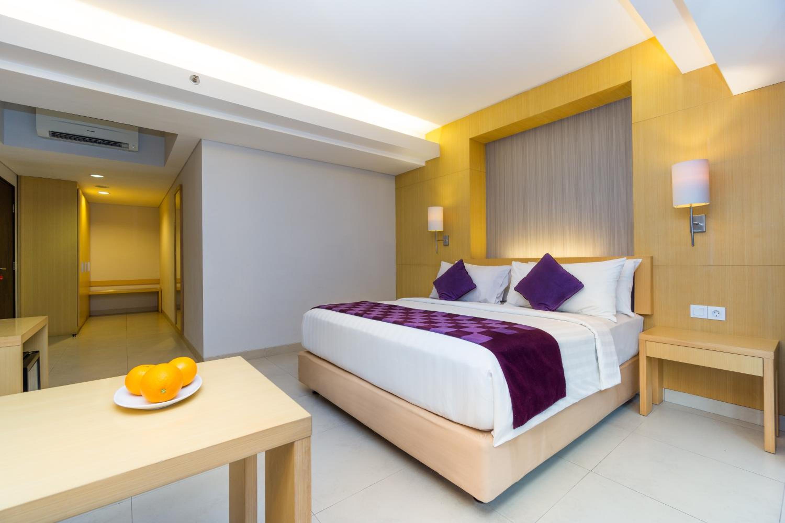 Executive Suite - Photo 1