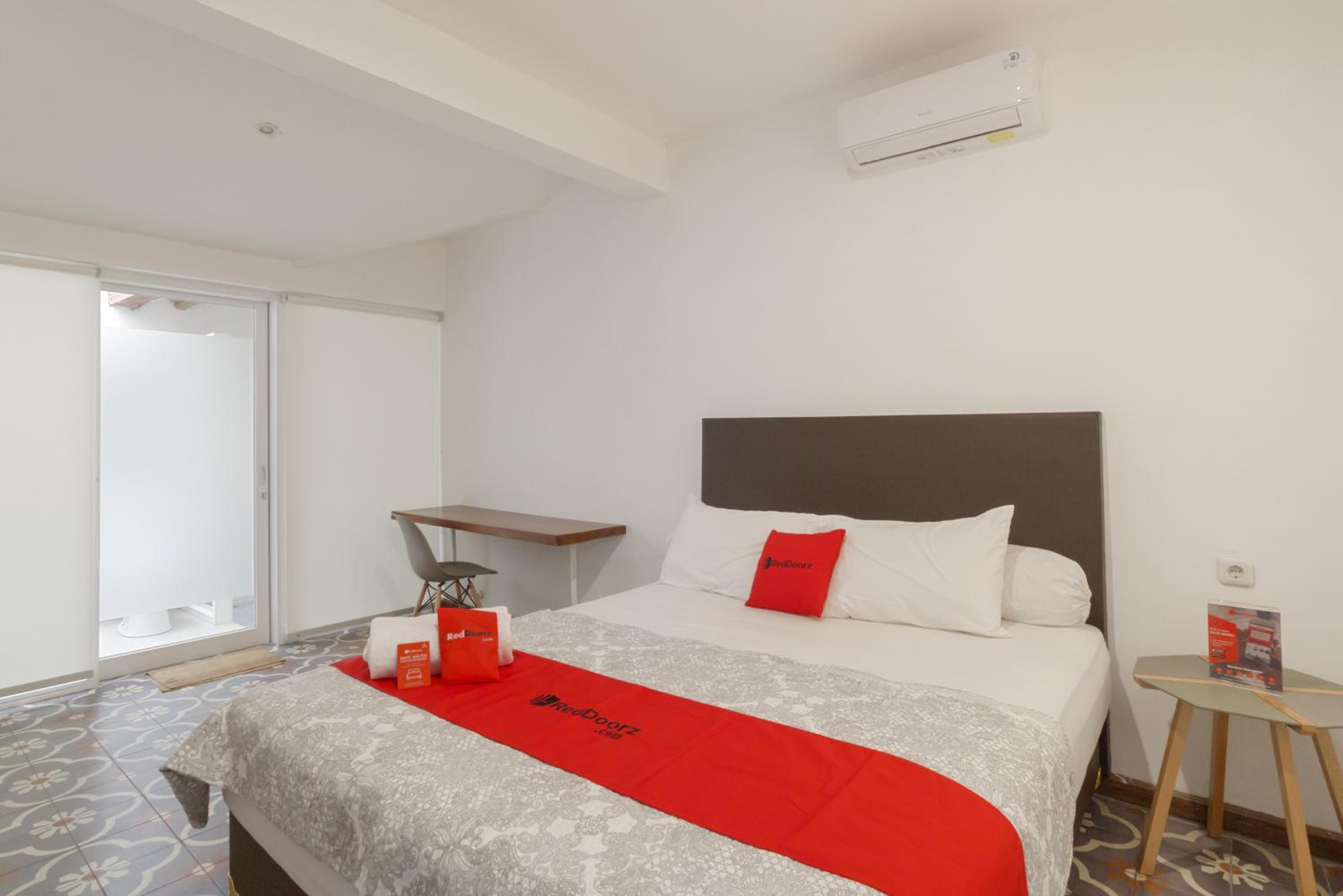 Deluxe Room - Photo 4