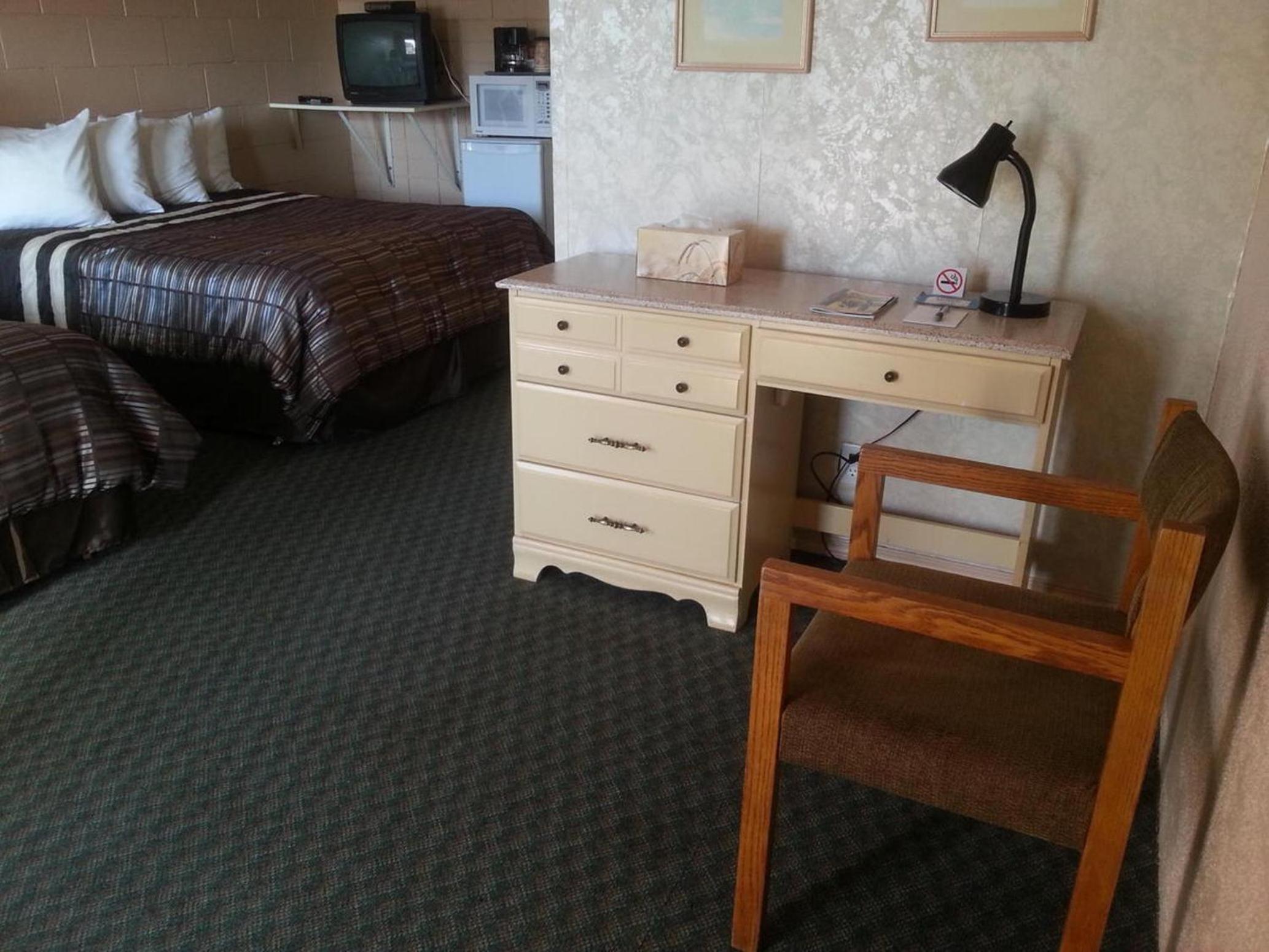 Double Room with Two Double Beds photo 2