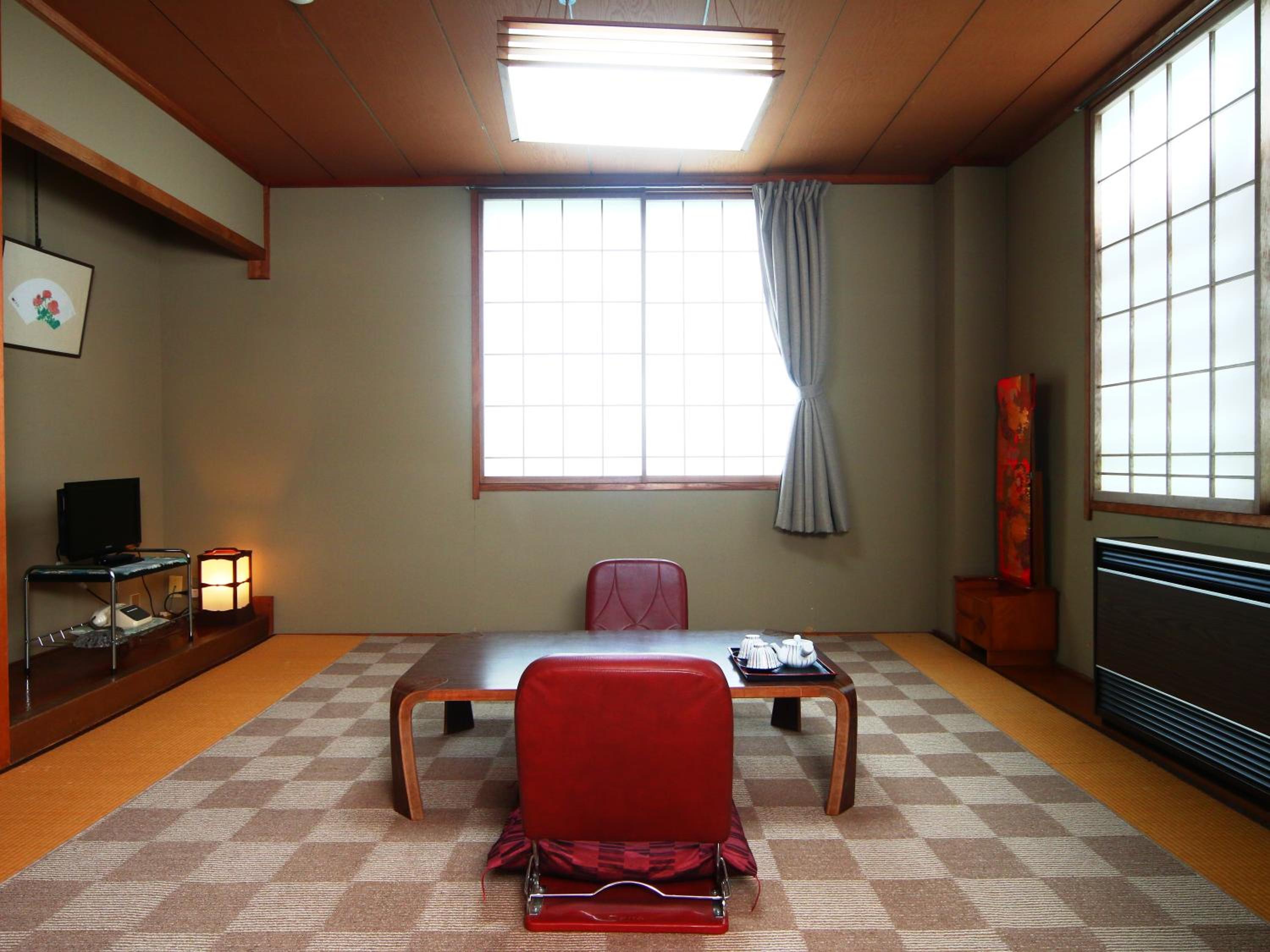 Japanese-Style Quadruple Room photo 3