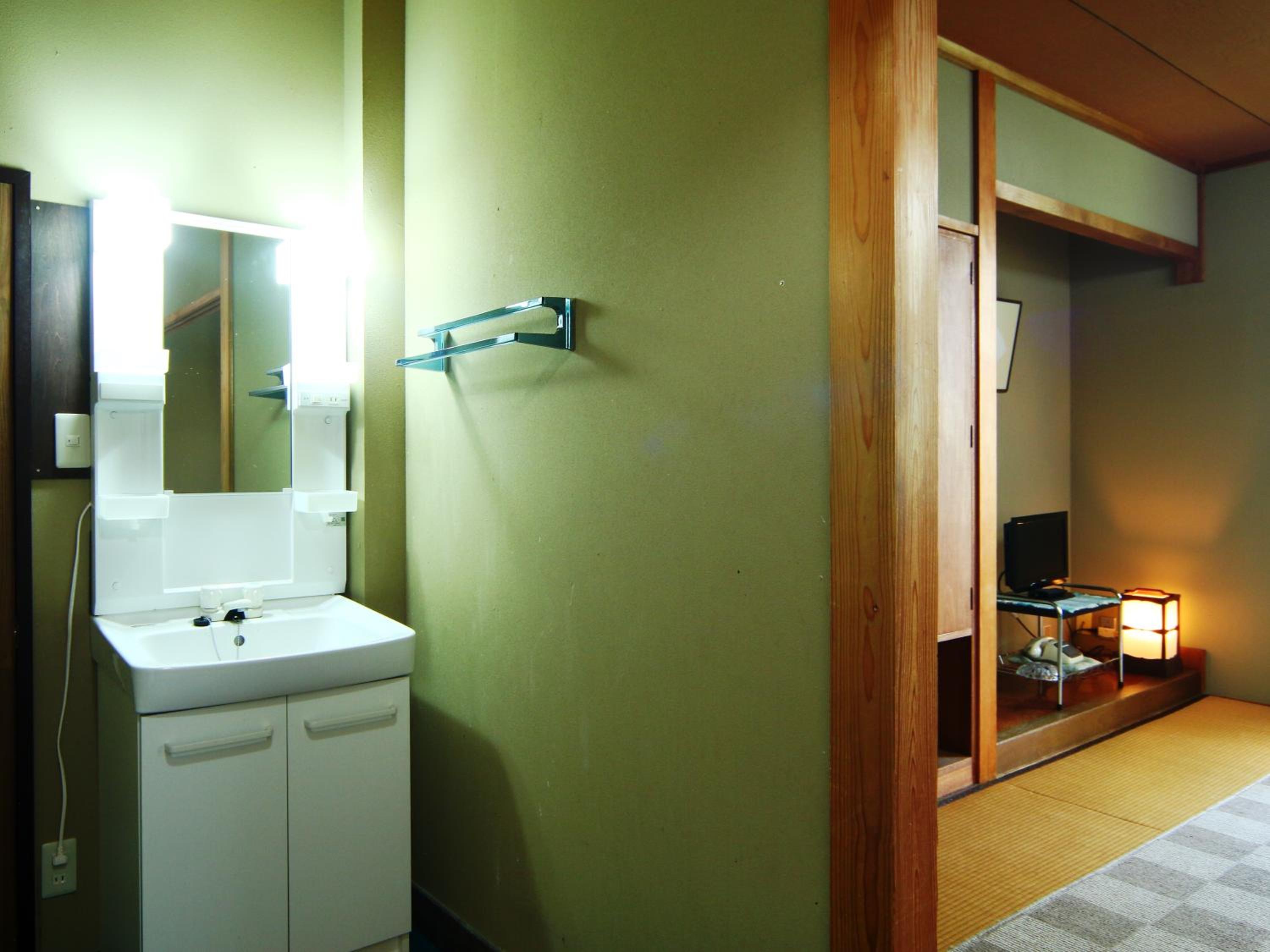 Japanese-Style Quadruple Room photo 2